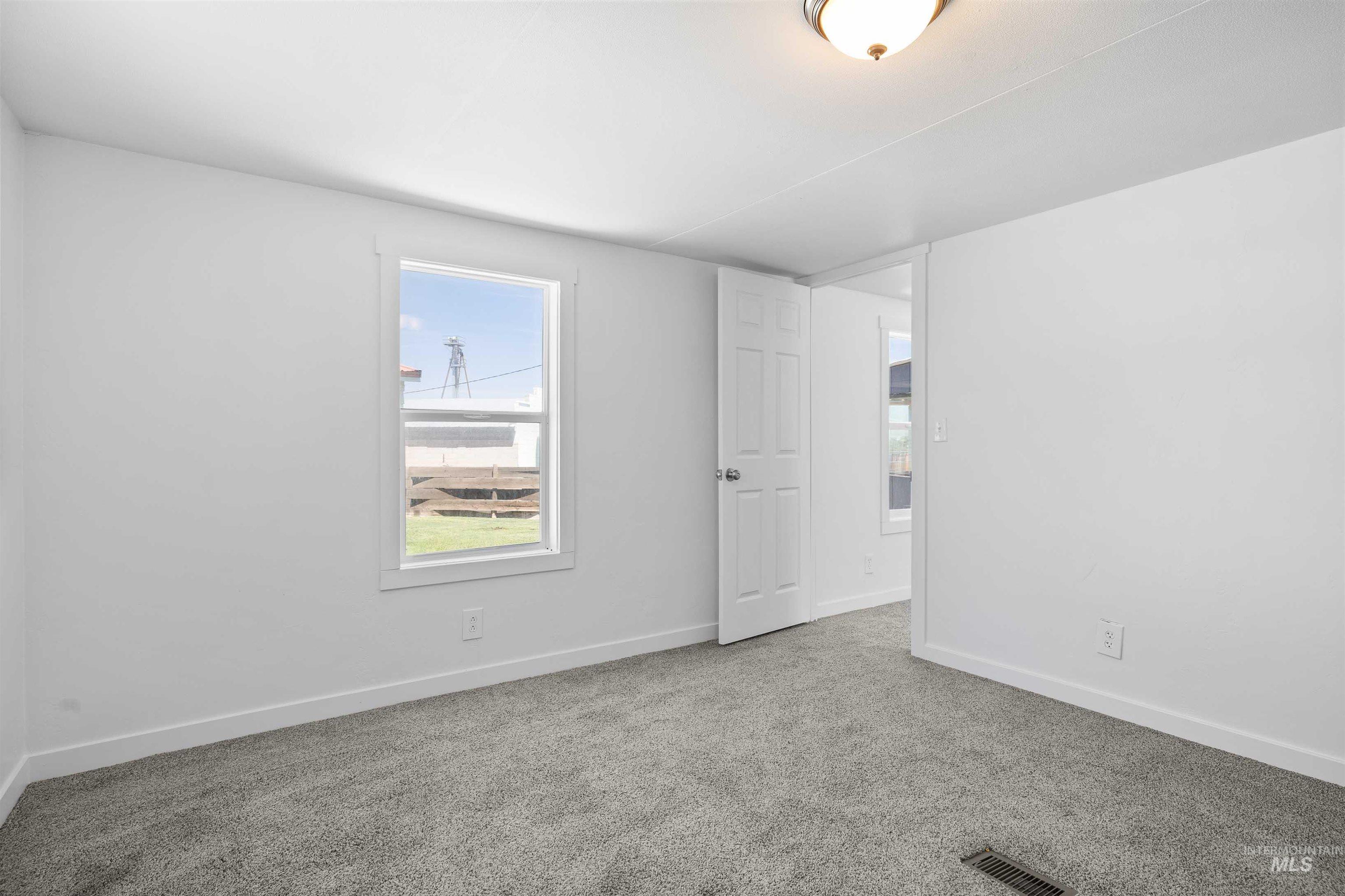 33 Manor Dr. #26, Buhl, Idaho 83316, 2 Bedrooms, 1 Bathroom, Residential For Sale, Price $45,000,MLS 98990445