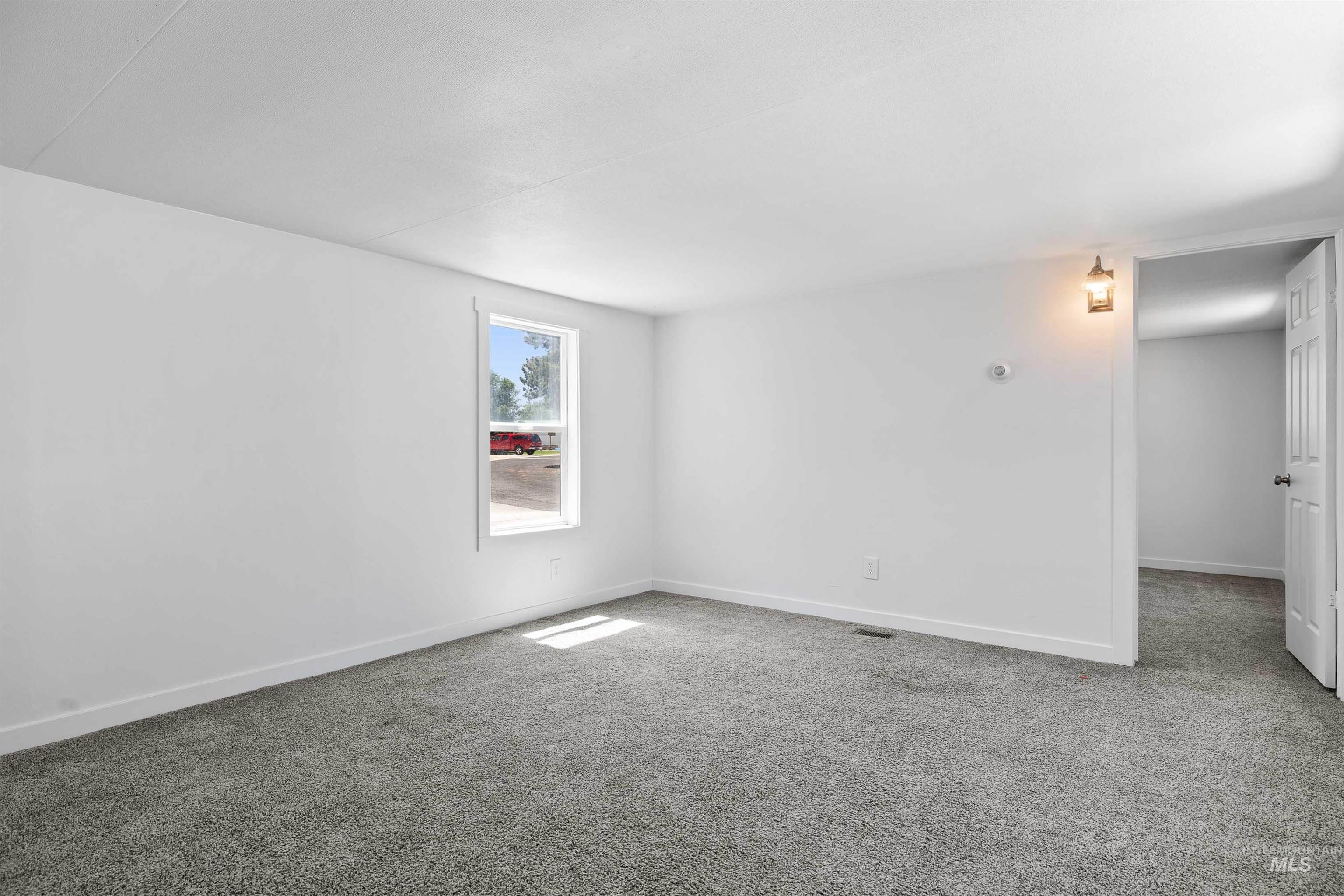 33 Manor Dr. #26, Buhl, Idaho 83316, 2 Bedrooms, 1 Bathroom, Residential For Sale, Price $45,000,MLS 98990445