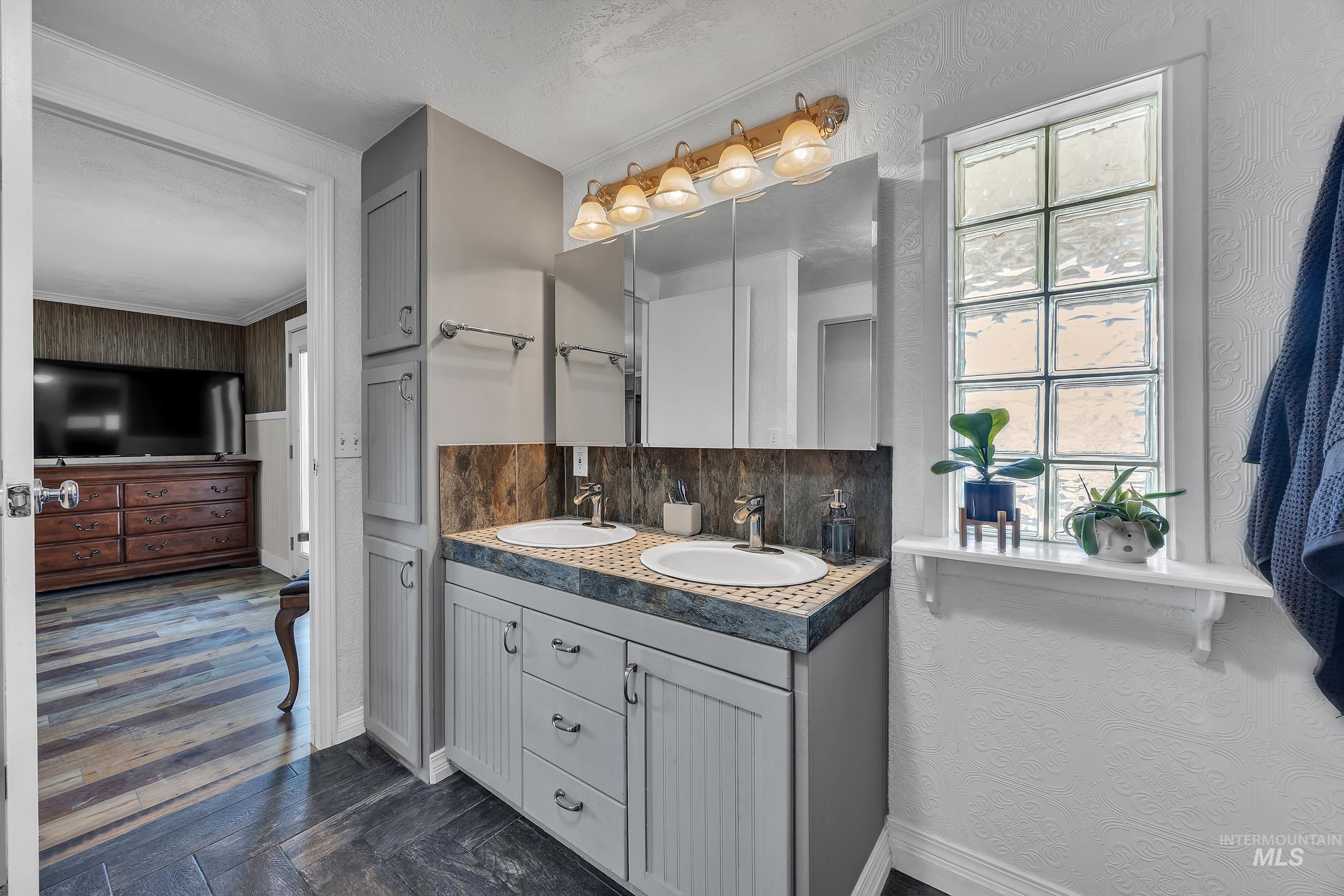 5711 W Elmer St., Boise, Idaho 83703, 4 Bedrooms, 2 Bathrooms, Residential For Sale, Price $599,900,MLS 98990450