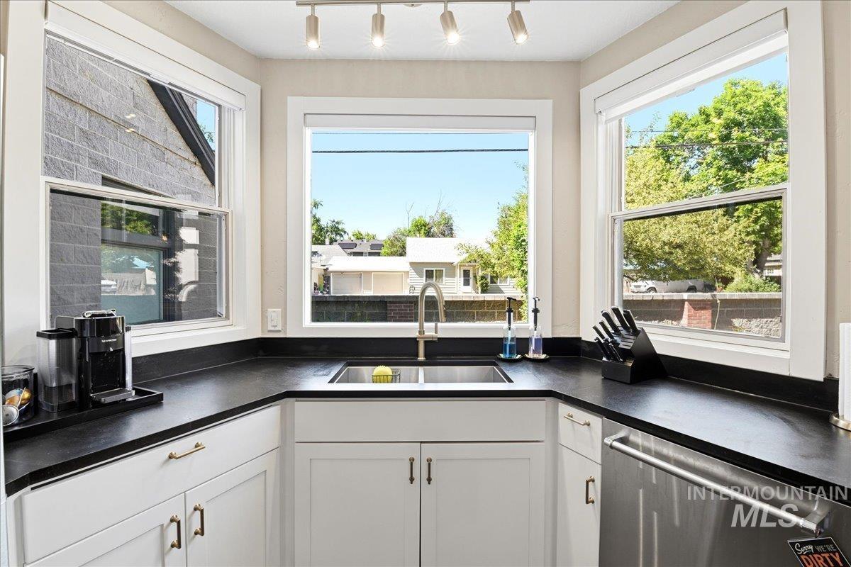 1718 N 12th St, Boise, Idaho 83702, 5 Bedrooms, 5.5 Bathrooms, Residential For Sale, Price $1,549,000, 98990451