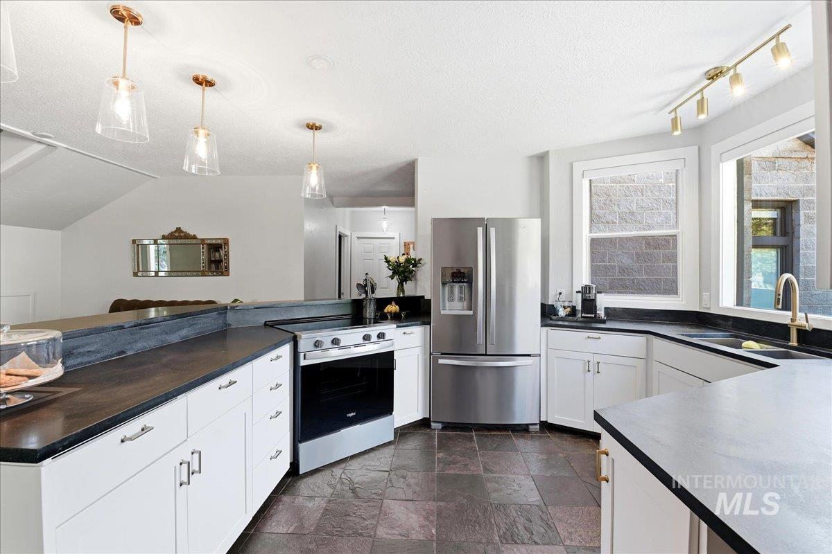 1718 N 12th St, Boise, Idaho 83702, 5 Bedrooms, 5.5 Bathrooms, Residential For Sale, Price $1,549,000, 98990451