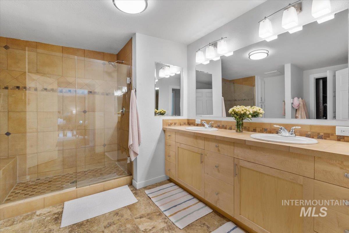 1718 N 12th St, Boise, Idaho 83702, 5 Bedrooms, 5.5 Bathrooms, Residential For Sale, Price $1,549,000, 98990451