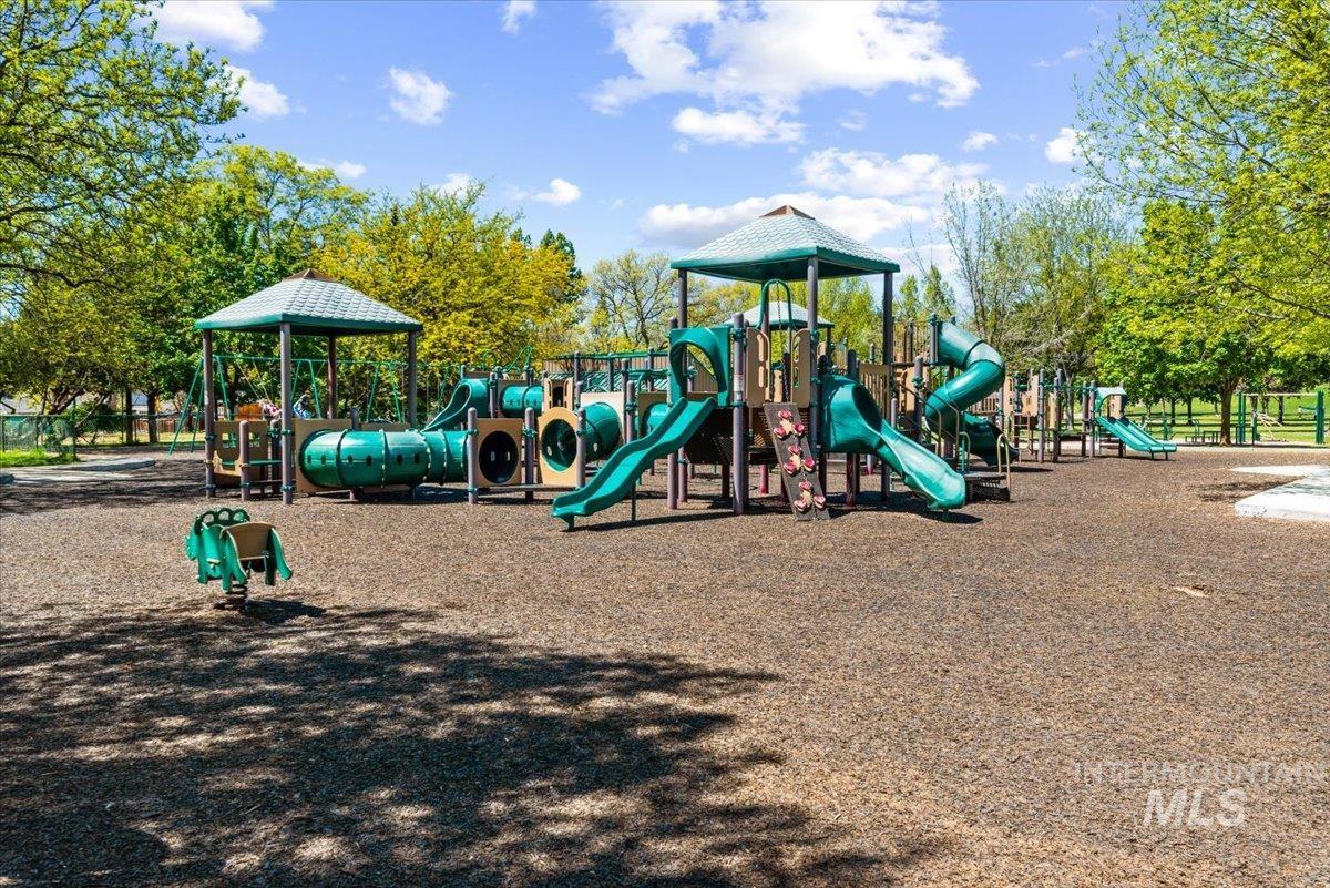 1718 N 12th St, Boise, Idaho 83702, 5 Bedrooms, 5.5 Bathrooms, Residential For Sale, Price $1,549,000, 98990451