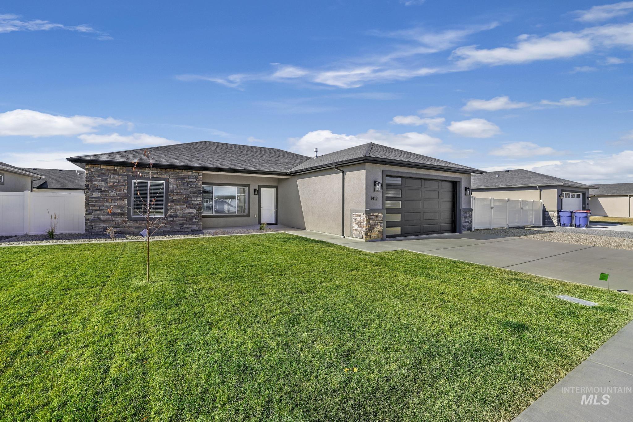 1427 Haizlee Way, Twin Falls, Idaho 83301, 3 Bedrooms, 2 Bathrooms, Residential For Sale, Price $439,900,MLS 98990455