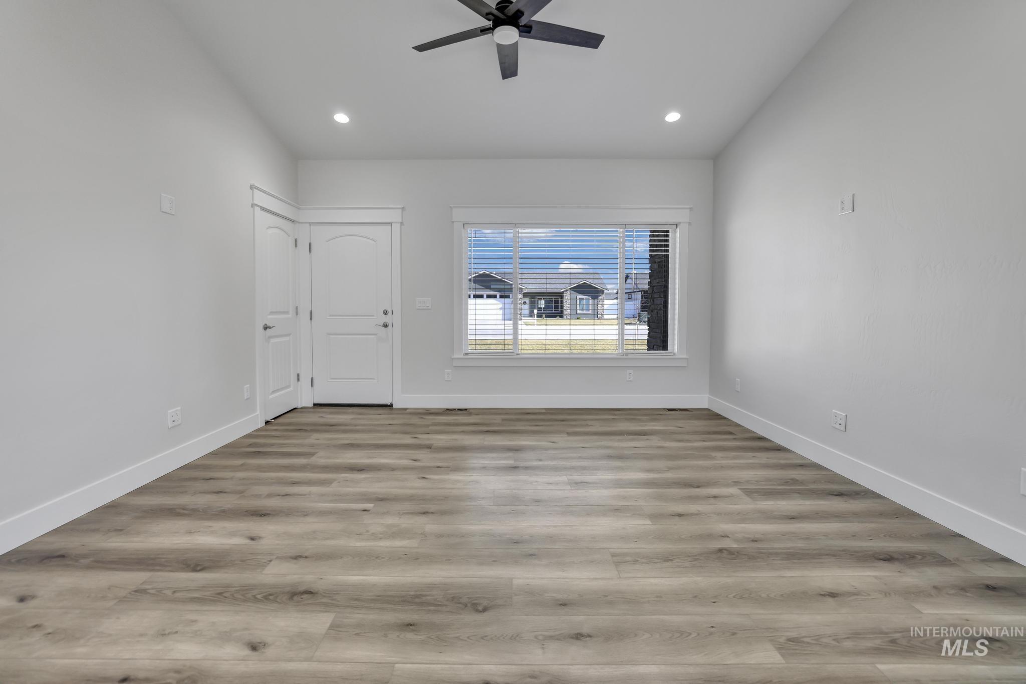 1427 Haizlee Way, Twin Falls, Idaho 83301, 3 Bedrooms, 2 Bathrooms, Residential For Sale, Price $439,900,MLS 98990455