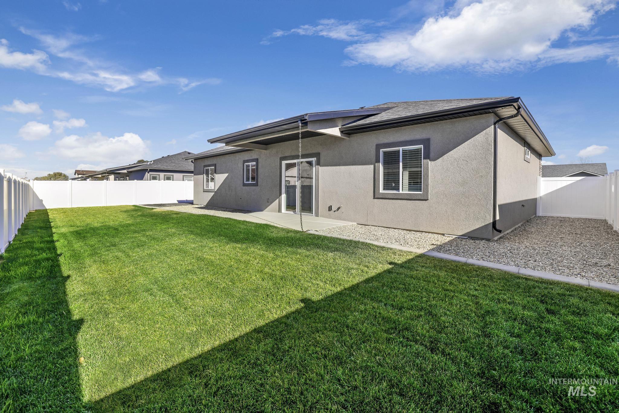1427 Haizlee Way, Twin Falls, Idaho 83301, 3 Bedrooms, 2 Bathrooms, Residential For Sale, Price $439,900,MLS 98990455