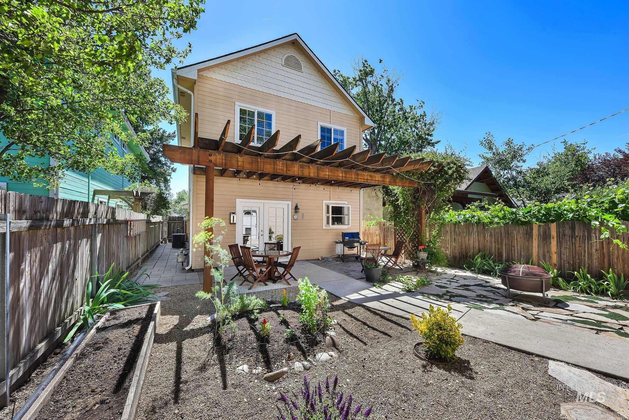 1316 E Franklin St, Boise, Idaho 83712, 3 Bedrooms, 2.5 Bathrooms, Residential For Sale, Price $699,900, 98990456