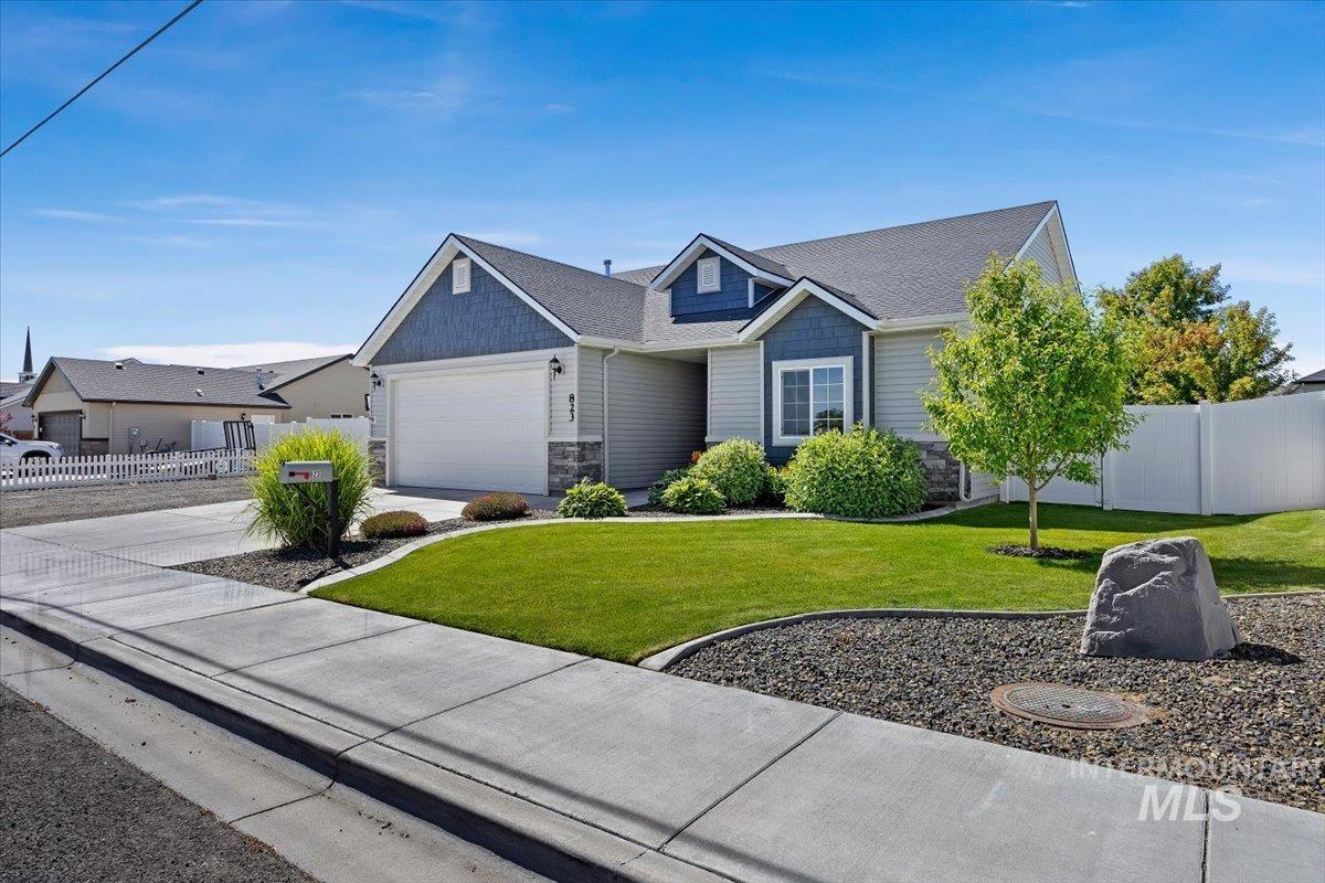 823 Craven Ave, Buhl, Idaho 83316, 3 Bedrooms, 2 Bathrooms, Residential For Sale, Price $409,999,MLS 98990457