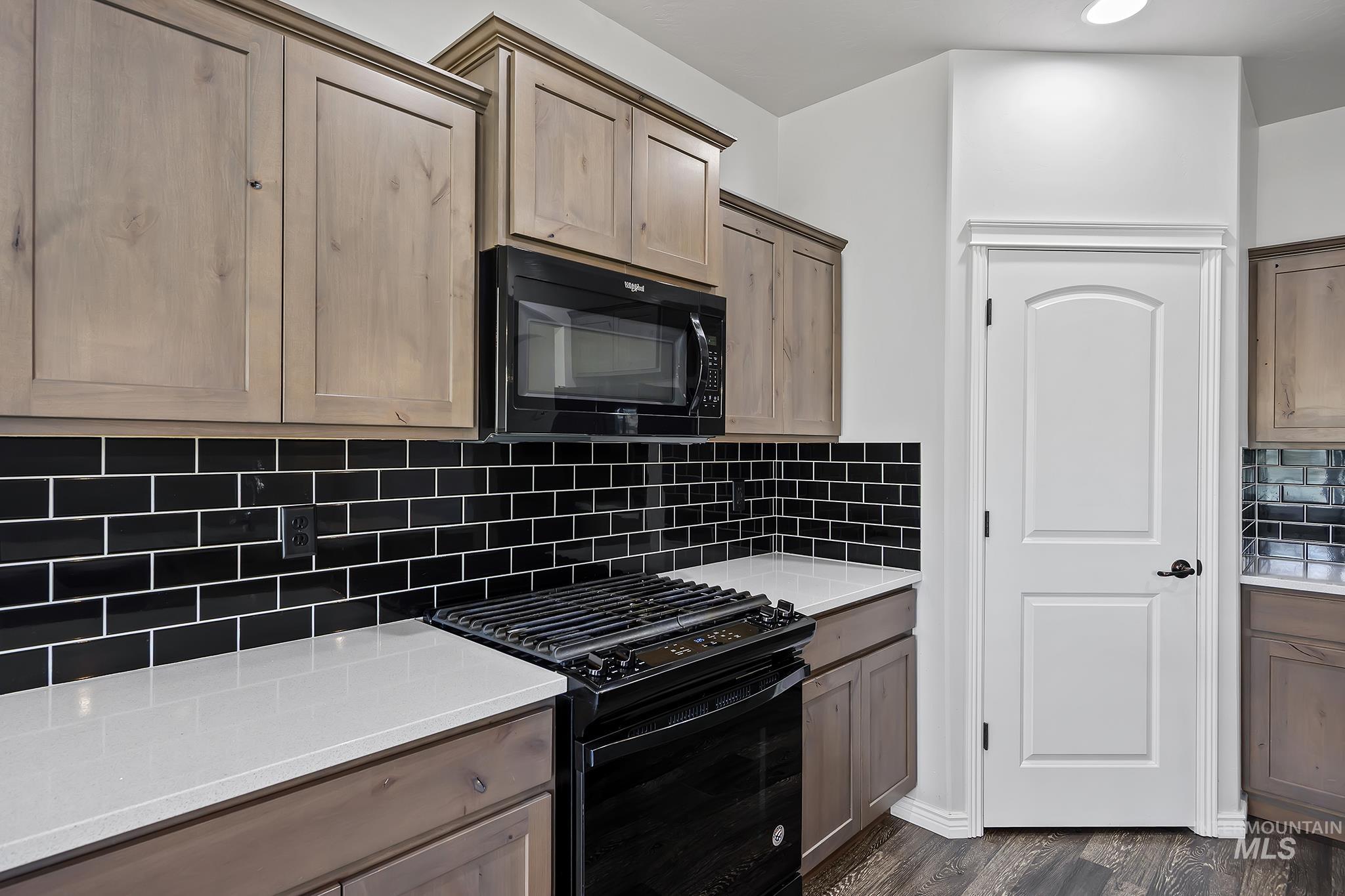 387 Feather Ave, Twin Falls, Idaho 83301, 3 Bedrooms, 2 Bathrooms, Residential For Sale, Price $360,000,MLS 98990458