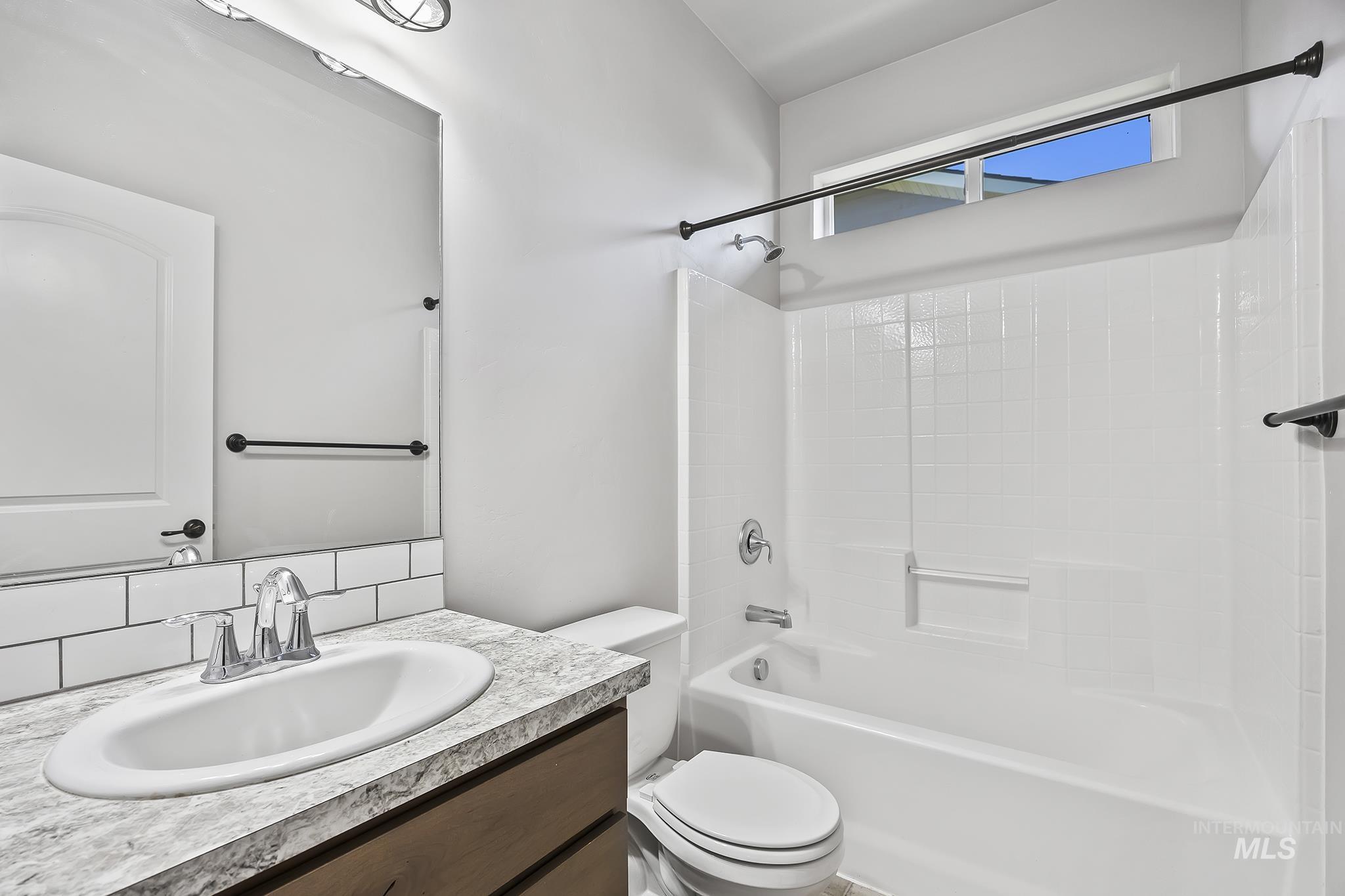 387 Feather Ave, Twin Falls, Idaho 83301, 3 Bedrooms, 2 Bathrooms, Residential For Sale, Price $360,000,MLS 98990458