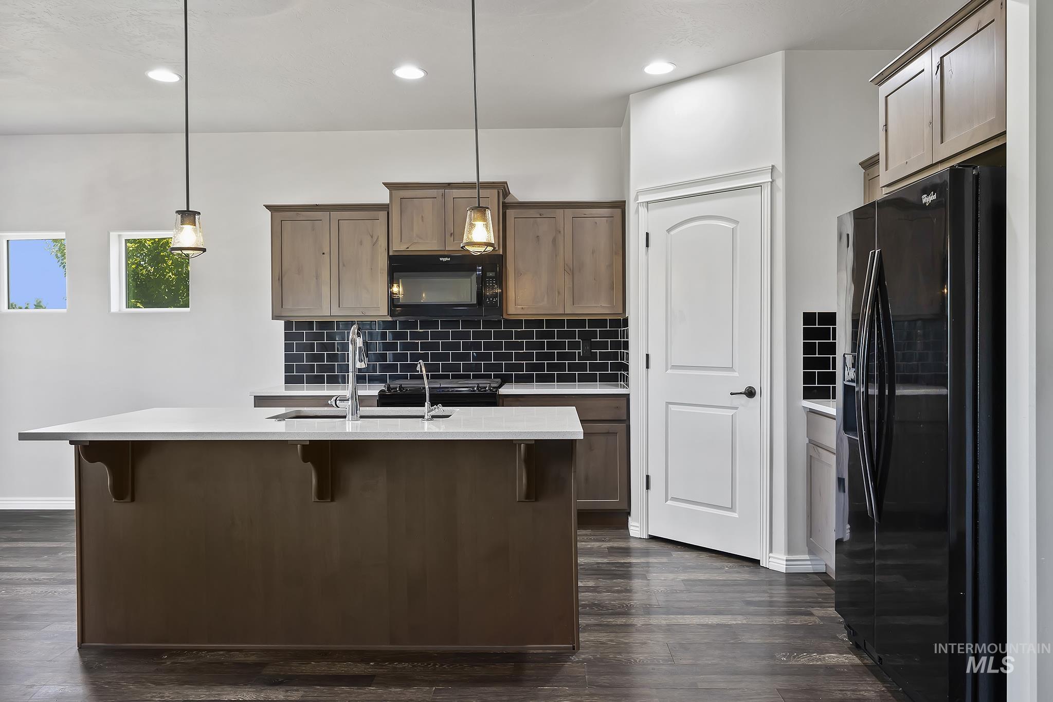 387 Feather Ave, Twin Falls, Idaho 83301, 3 Bedrooms, 2 Bathrooms, Residential For Sale, Price $360,000,MLS 98990458