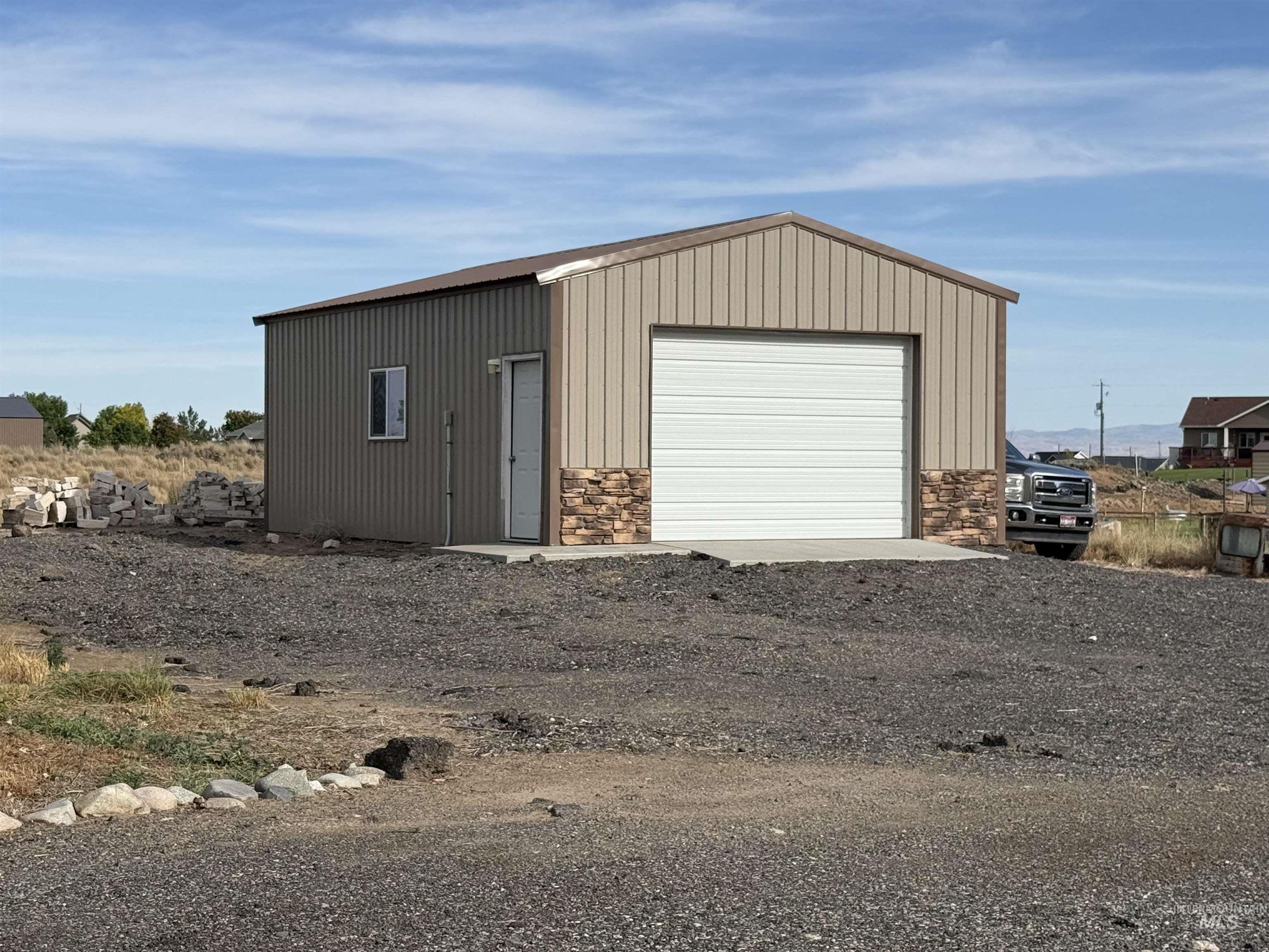 558 Smokey Mountain Drive, Jerome, Idaho 83338, 3 Bedrooms, 2 Bathrooms, Residential For Sale, Price $459,000,MLS 98990459