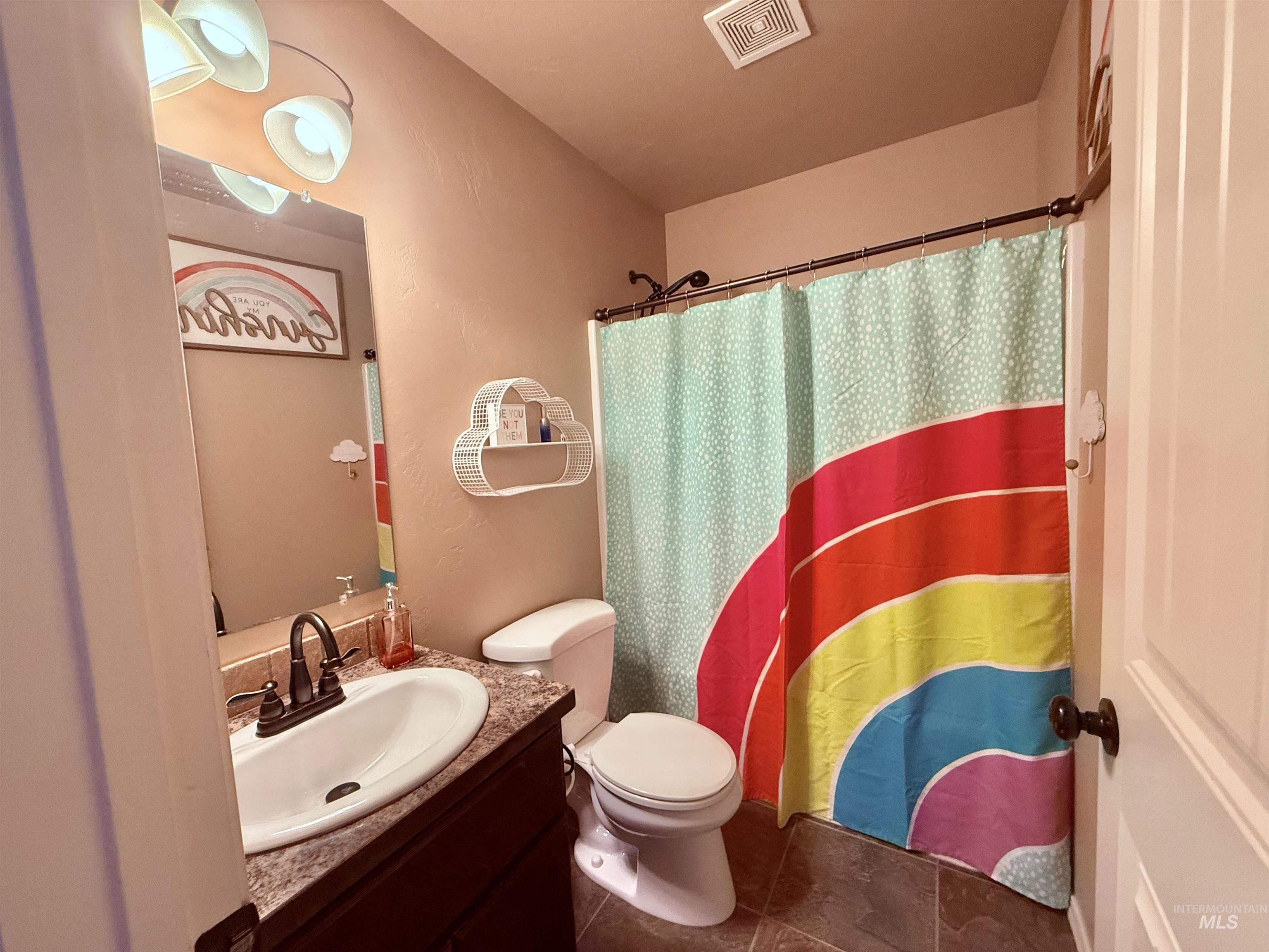 558 Smokey Mountain Drive, Jerome, Idaho 83338, 3 Bedrooms, 2 Bathrooms, Residential For Sale, Price $459,000,MLS 98990459