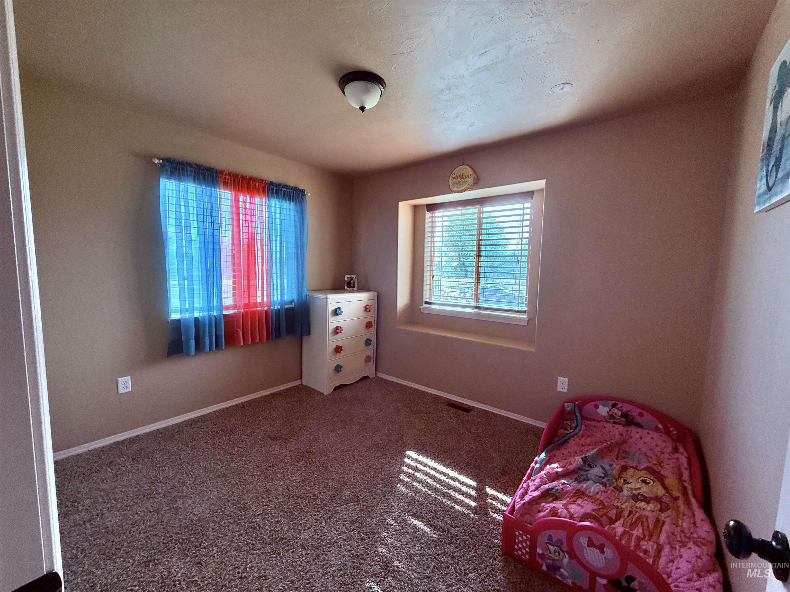 558 Smokey Mountain Drive, Jerome, Idaho 83338, 3 Bedrooms, 2 Bathrooms, Residential For Sale, Price $459,000,MLS 98990459