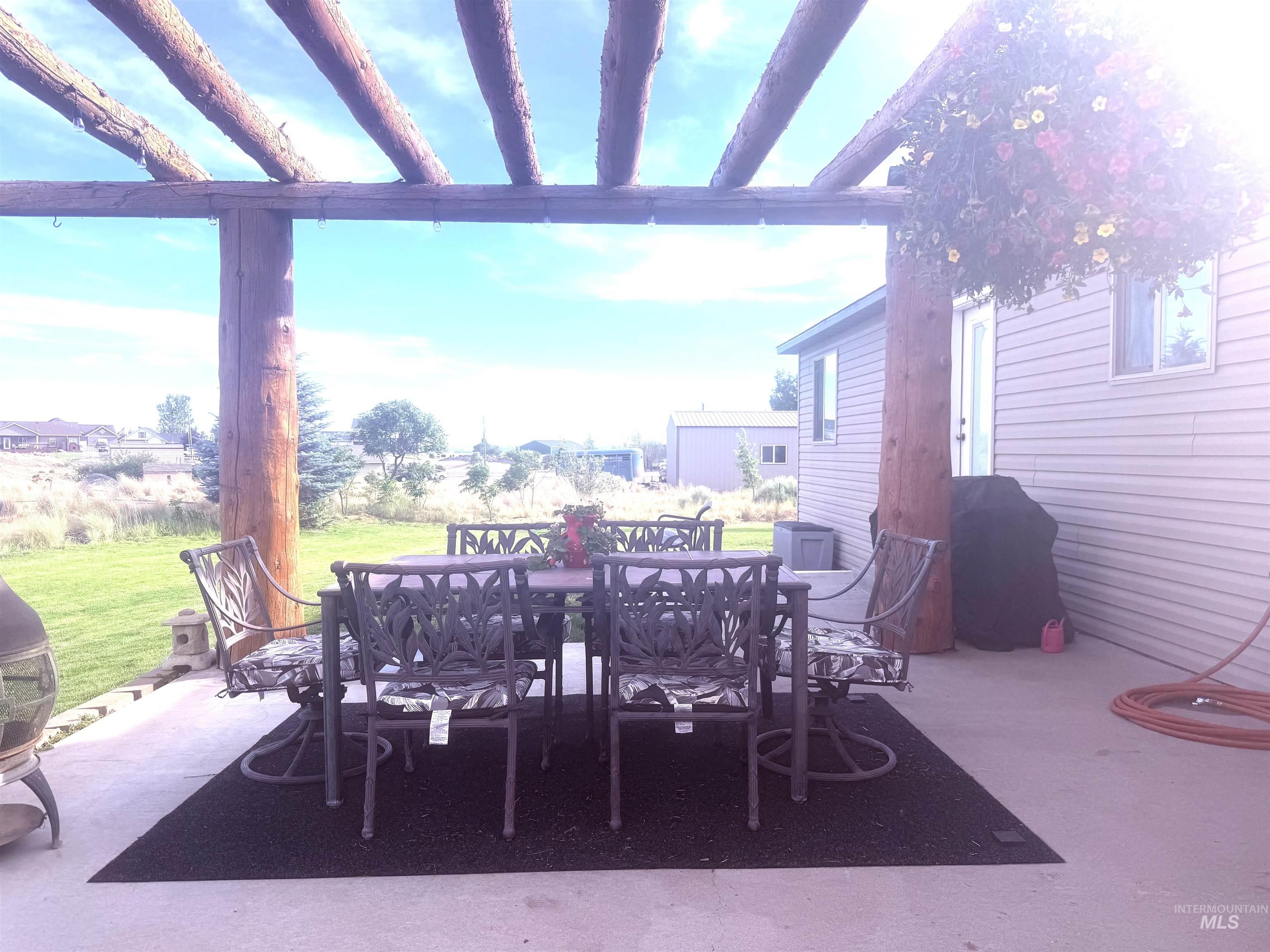 558 Smokey Mountain Drive, Jerome, Idaho 83338, 3 Bedrooms, 2 Bathrooms, Residential For Sale, Price $459,000,MLS 98990459