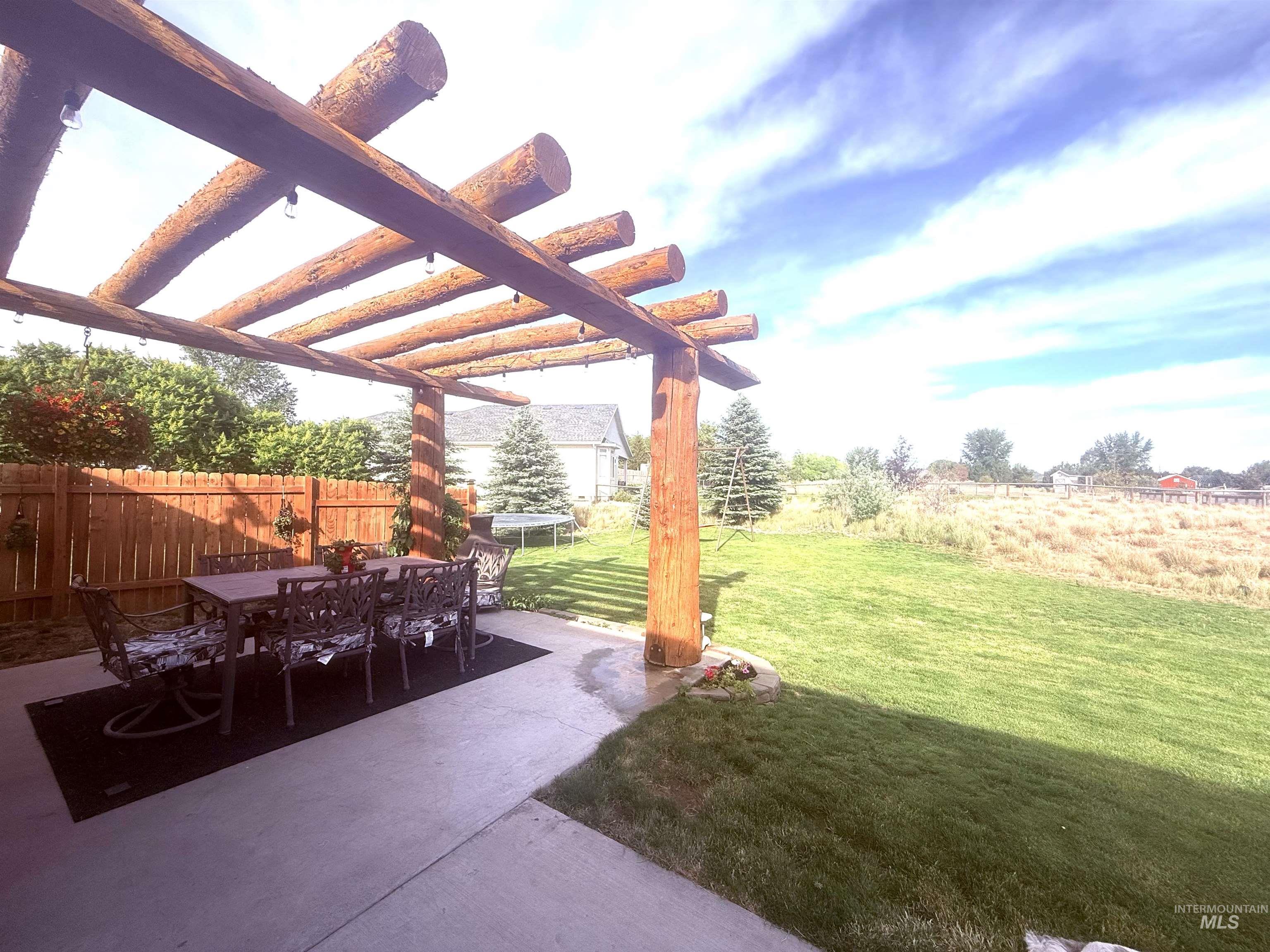 558 Smokey Mountain Drive, Jerome, Idaho 83338, 3 Bedrooms, 2 Bathrooms, Residential For Sale, Price $459,000,MLS 98990459