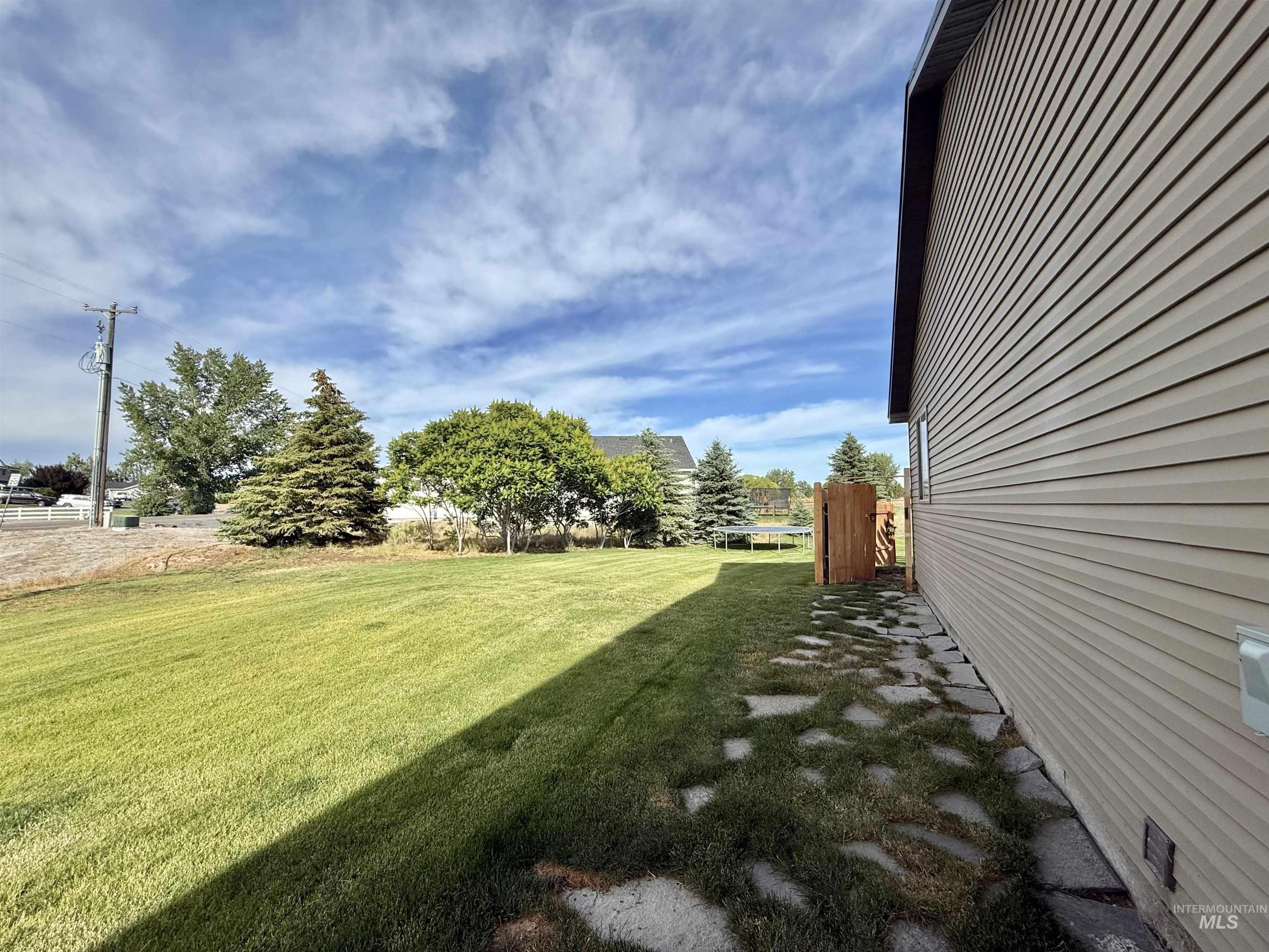 558 Smokey Mountain Drive, Jerome, Idaho 83338, 3 Bedrooms, 2 Bathrooms, Residential For Sale, Price $459,000,MLS 98990459