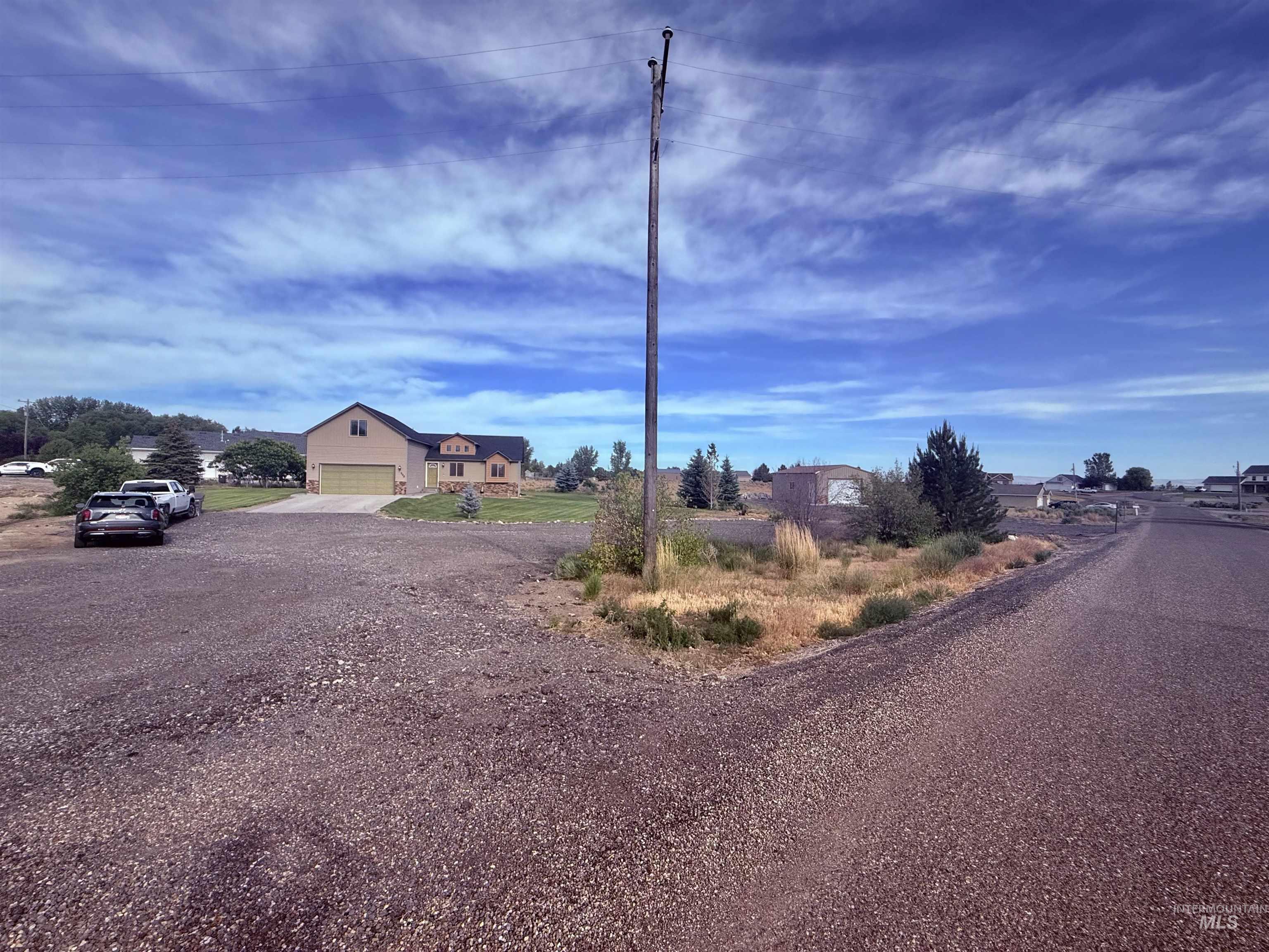 558 Smokey Mountain Drive, Jerome, Idaho 83338, 3 Bedrooms, 2 Bathrooms, Residential For Sale, Price $459,000,MLS 98990459