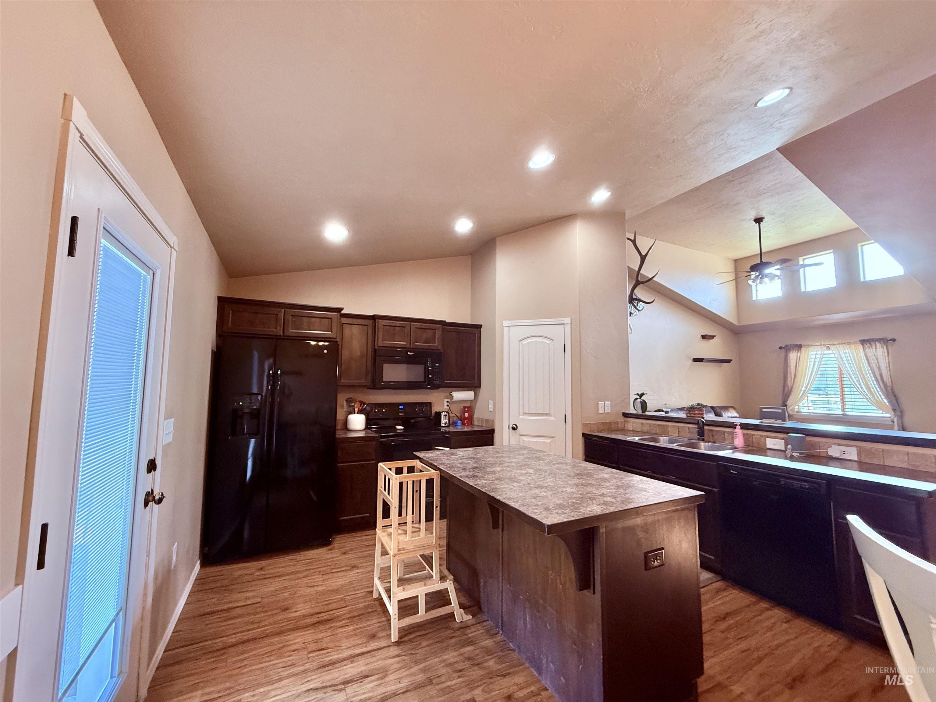 558 Smokey Mountain Drive, Jerome, Idaho 83338, 3 Bedrooms, 2 Bathrooms, Residential For Sale, Price $459,000,MLS 98990459