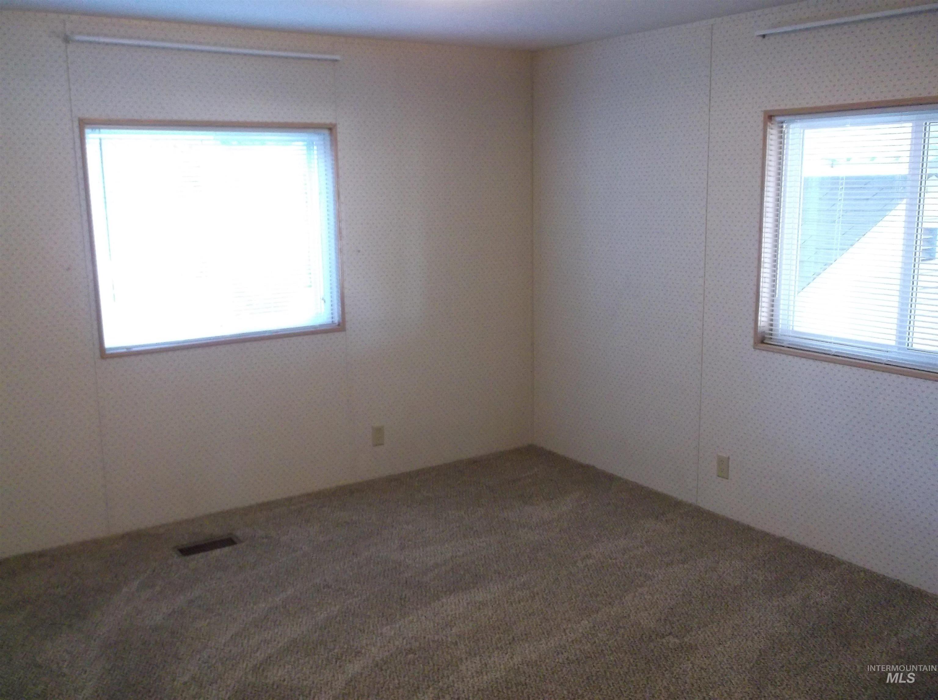 8048 N Roe Lane, Boise, Idaho 83714, 2 Bedrooms, 2 Bathrooms, Residential For Sale, Price $123,000, 98990463