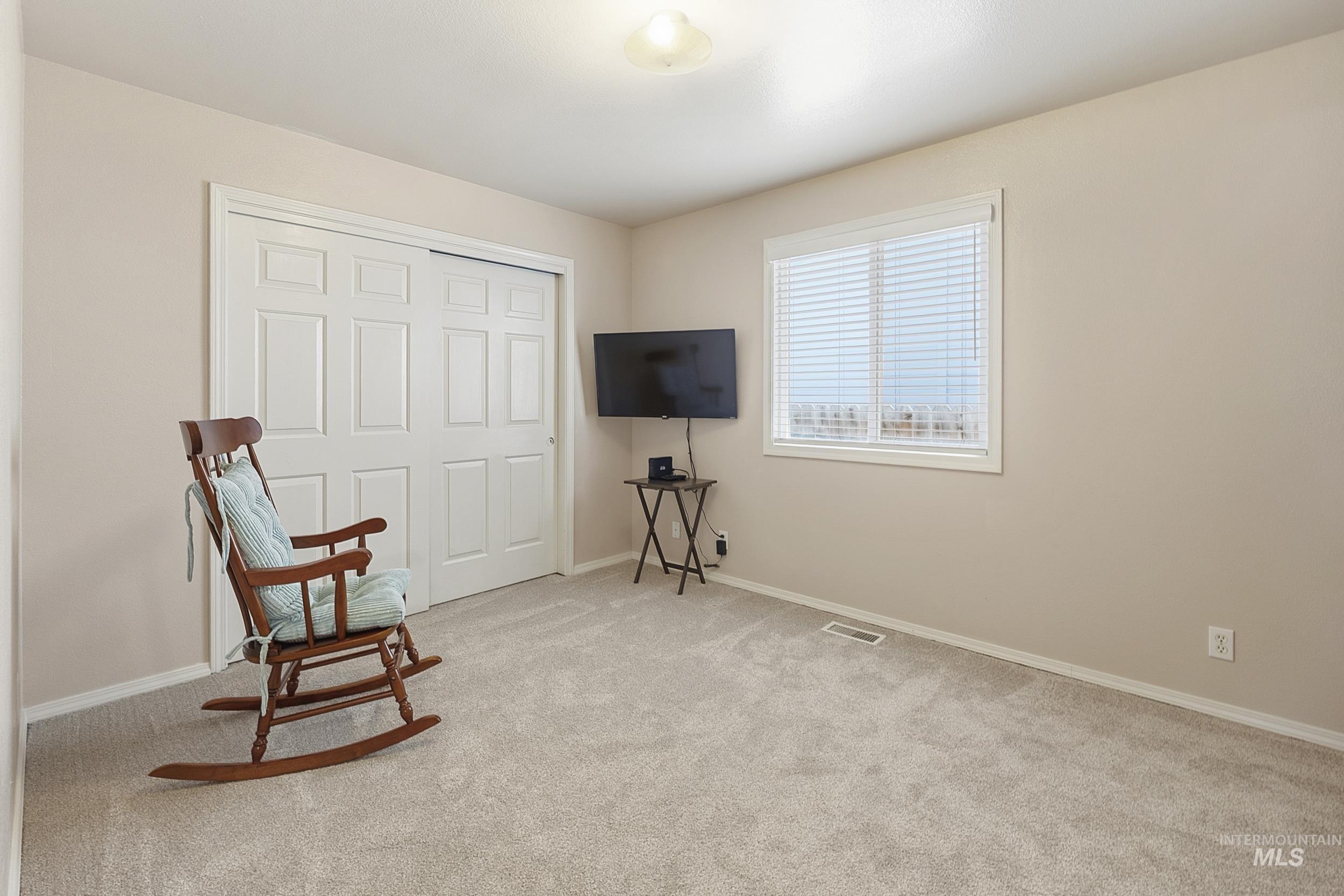 3058 N Yellow Peak, Meridian, Idaho 83646, 3 Bedrooms, 2 Bathrooms, Residential For Sale, Price $460,000, 98990465