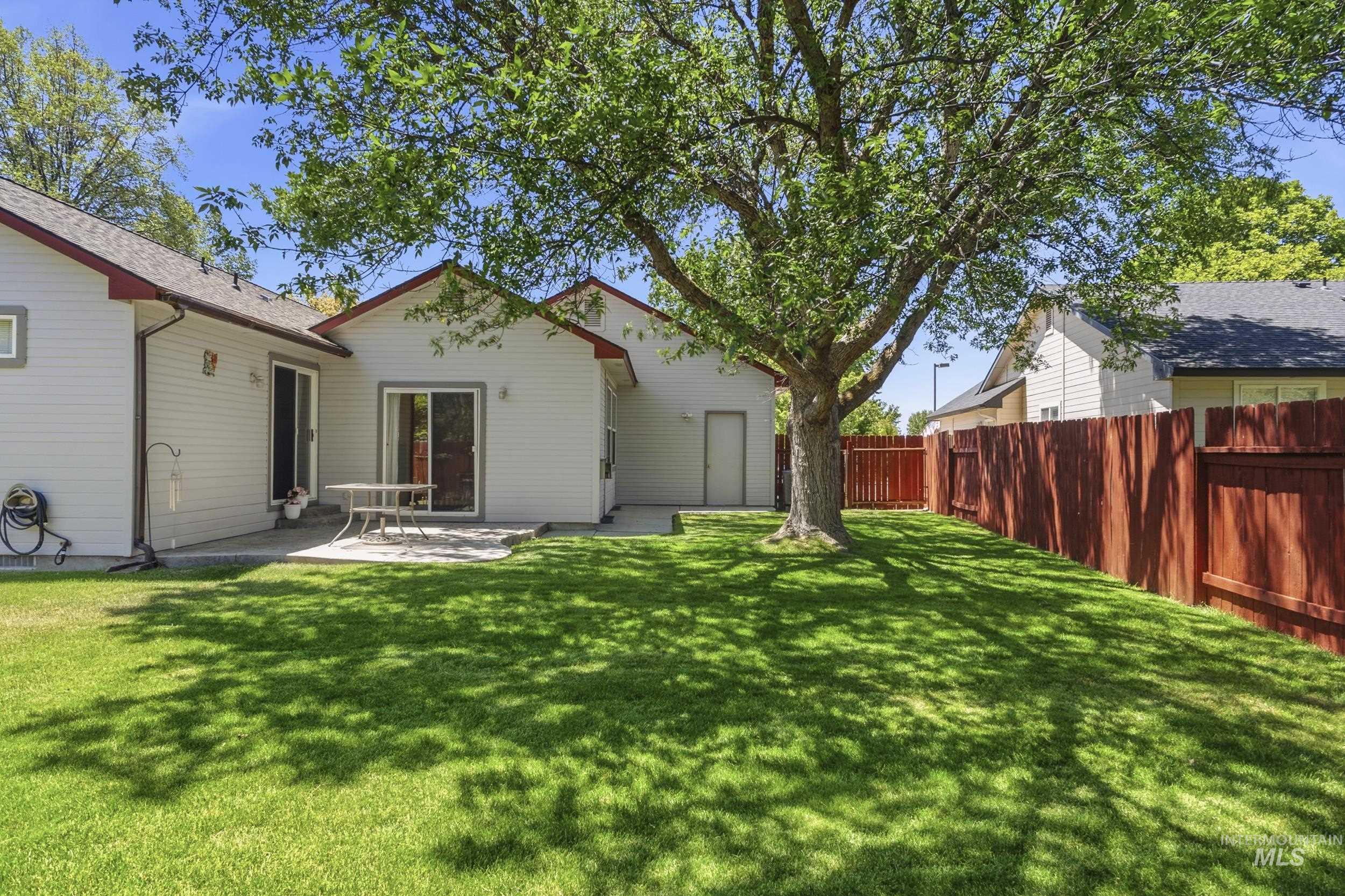 3058 N Yellow Peak, Meridian, Idaho 83646, 3 Bedrooms, 2 Bathrooms, Residential For Sale, Price $460,000, 98990465