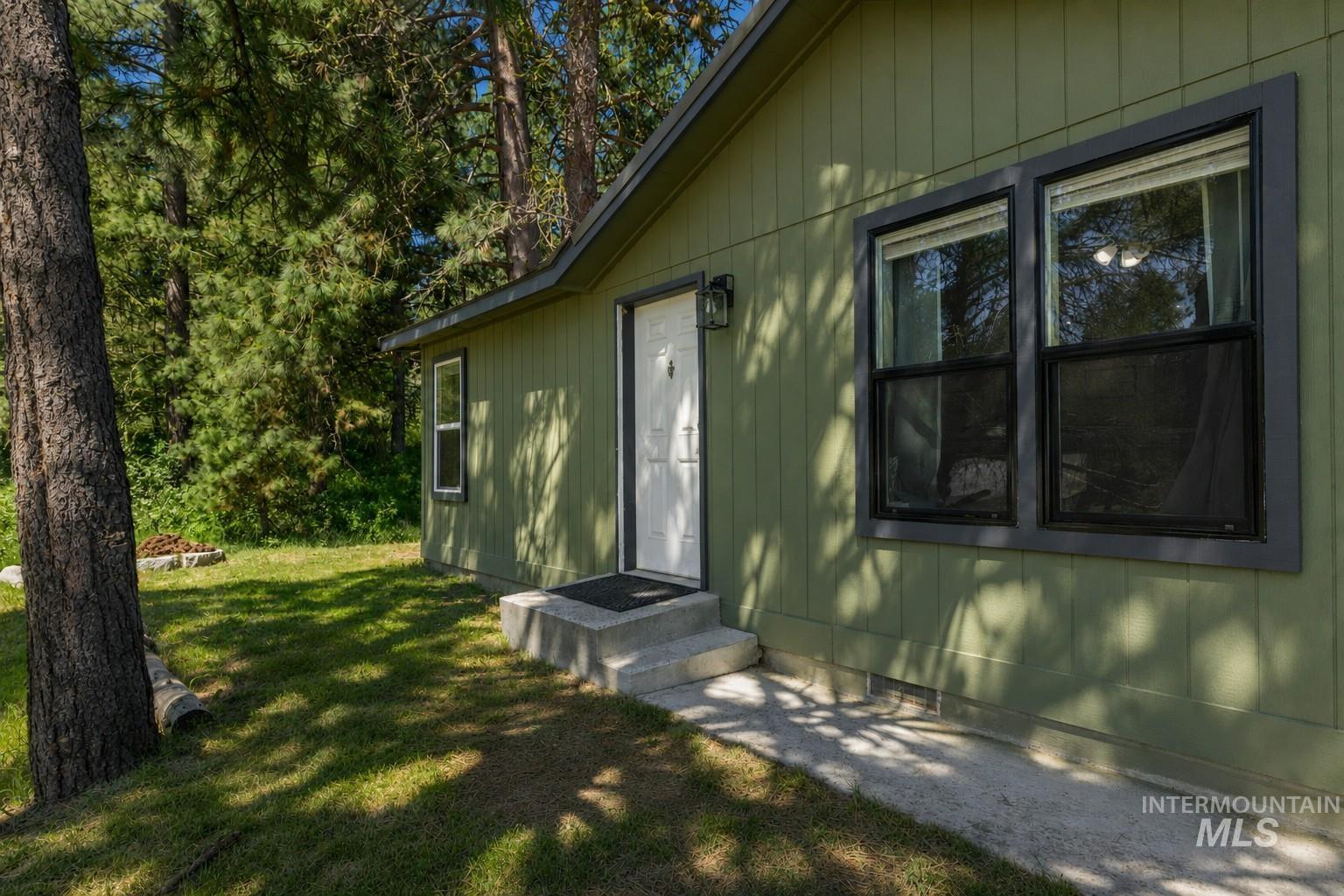 107 S Van Wyck Ave, Cascade, Idaho 83611, 4 Bedrooms, 2 Bathrooms, Residential For Sale, Price $375,000,MLS 98990468