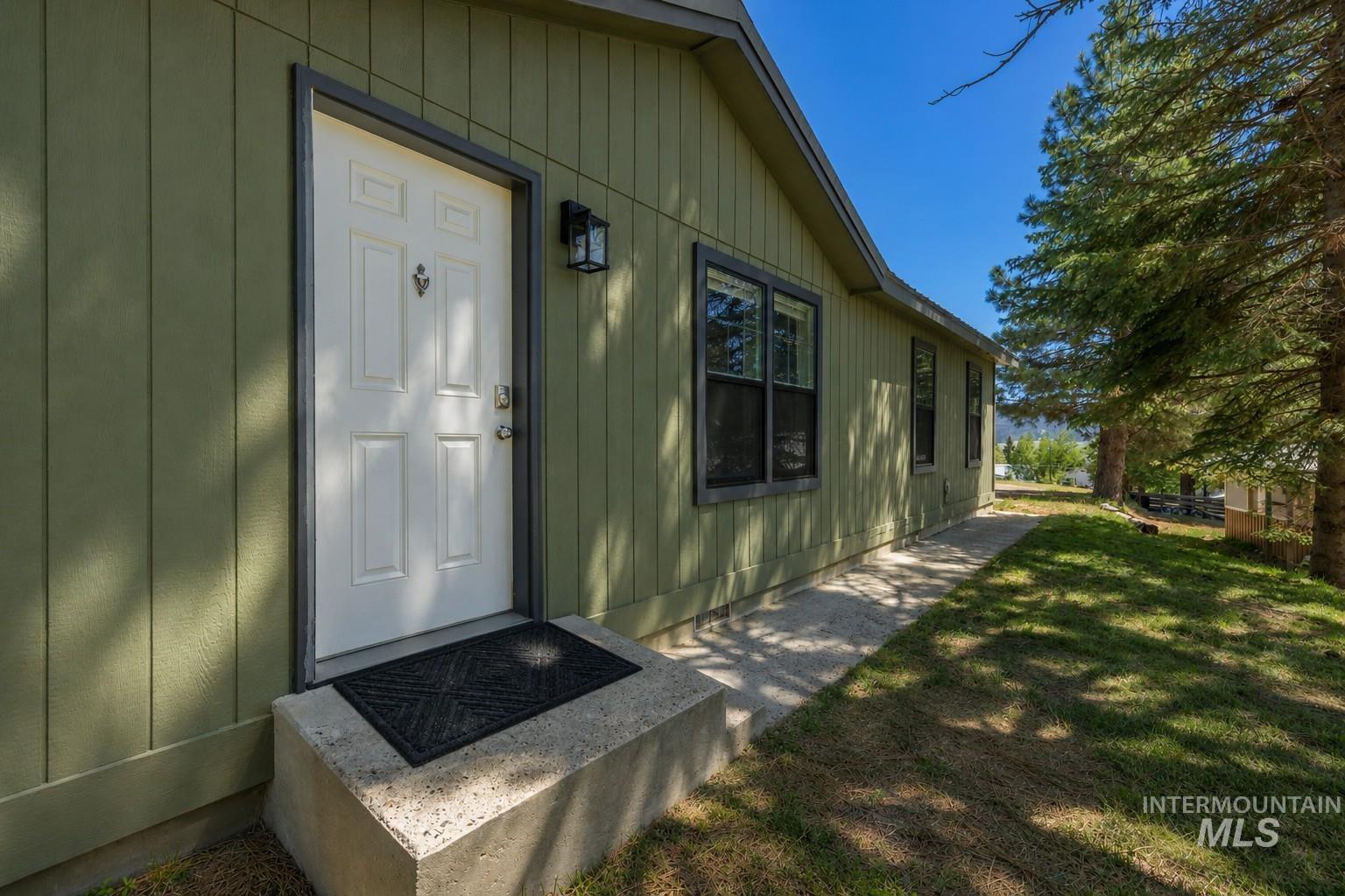 107 S Van Wyck Ave, Cascade, Idaho 83611, 4 Bedrooms, 2 Bathrooms, Residential For Sale, Price $375,000, 98990468