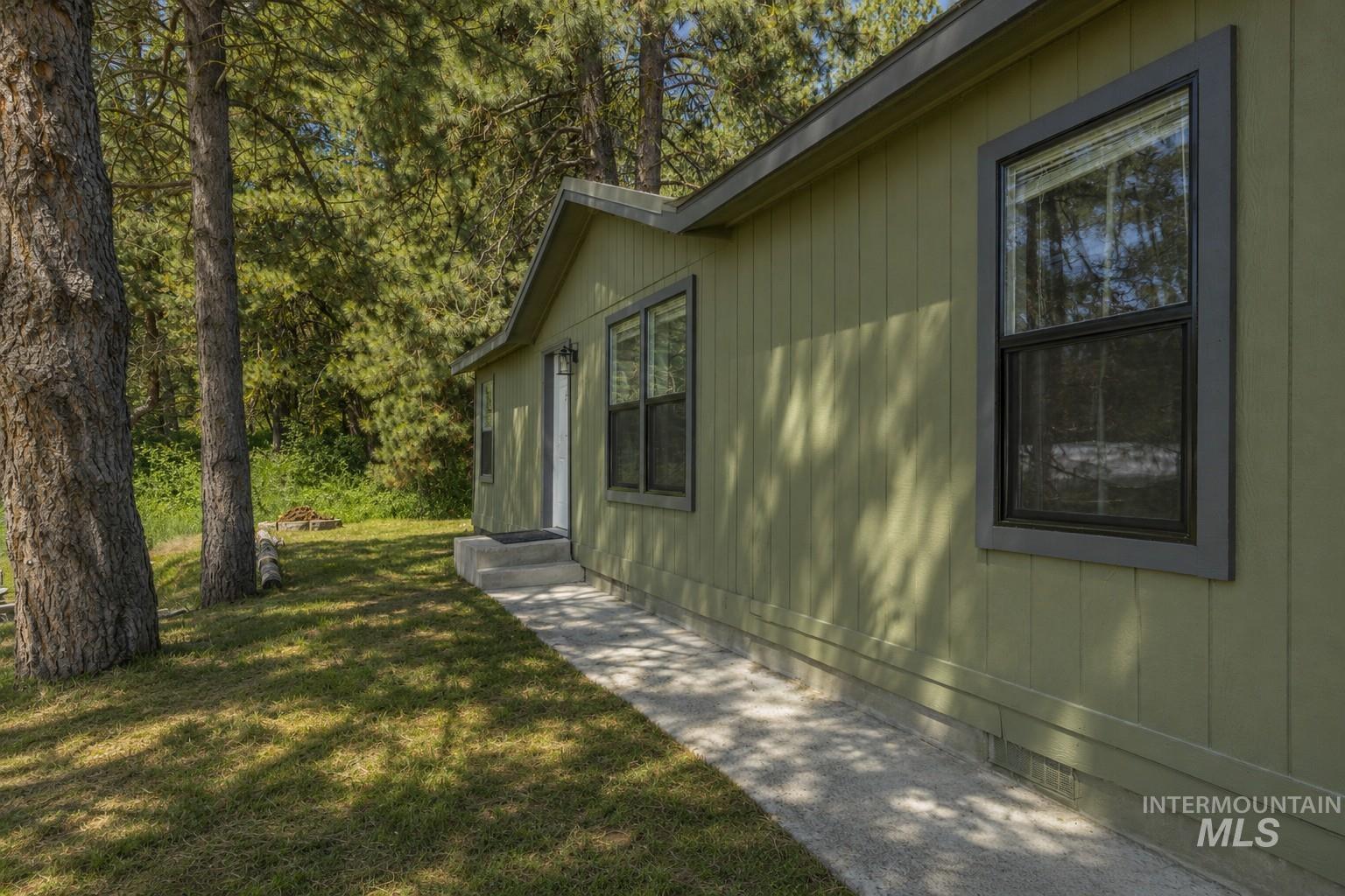 107 S Van Wyck Ave, Cascade, Idaho 83611, 4 Bedrooms, 2 Bathrooms, Residential For Sale, Price $375,000, 98990468