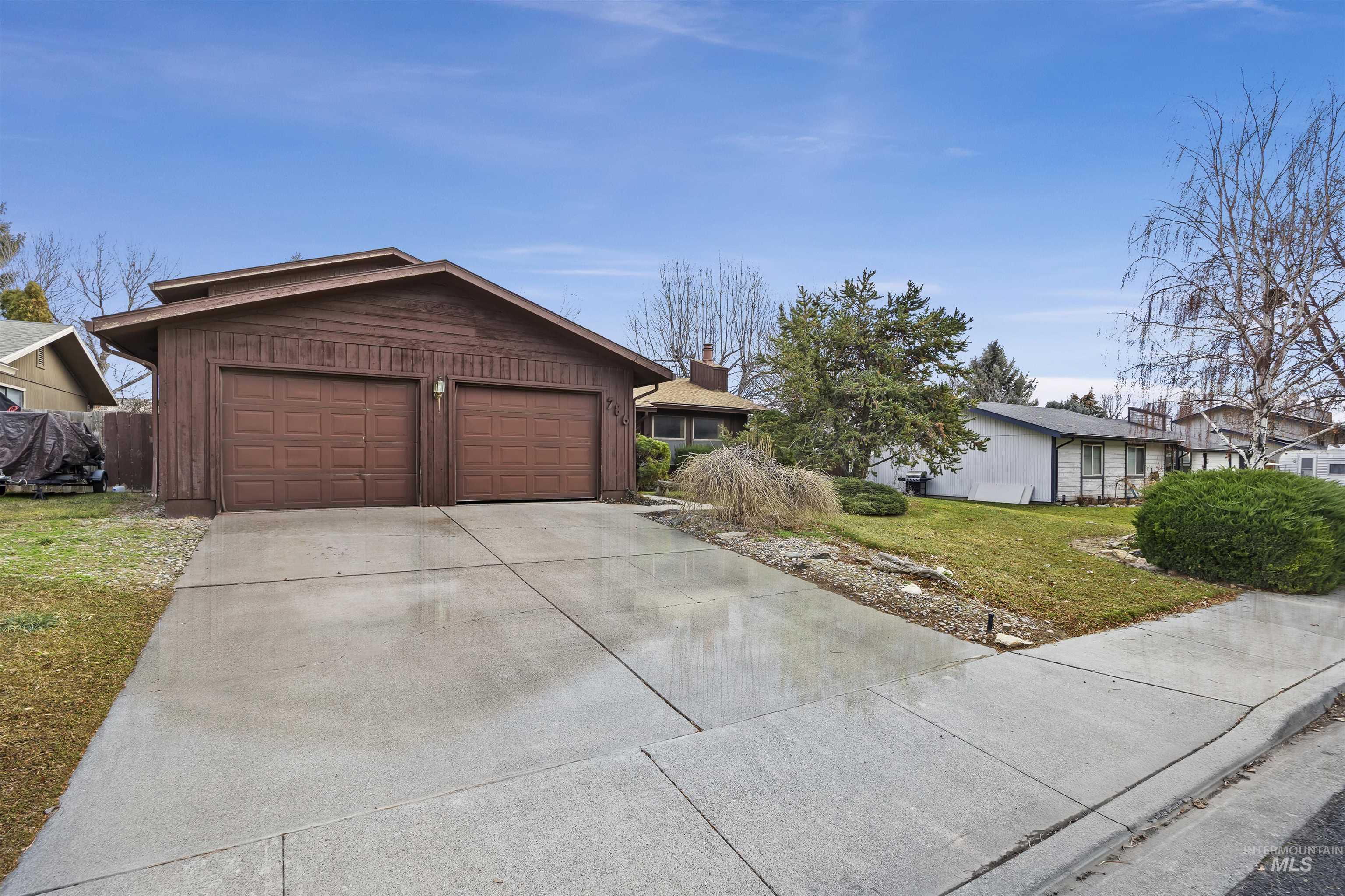 786 Meadows Drive, Twin Falls, Idaho 83301, 4 Bedrooms, 3 Bathrooms, Residential For Sale, Price $389,900,MLS 98990469