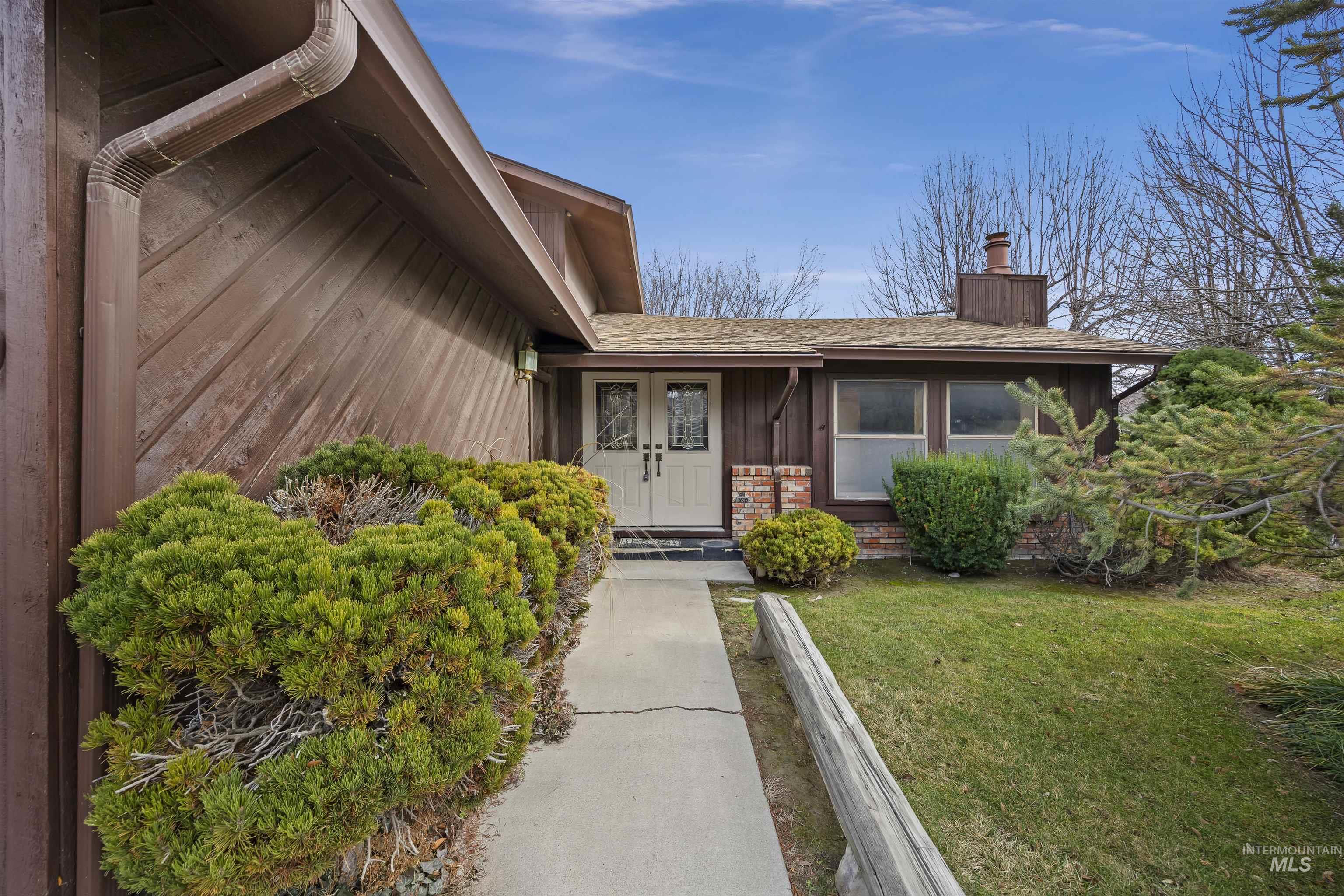 786 Meadows Drive, Twin Falls, Idaho 83301, 4 Bedrooms, 3 Bathrooms, Residential For Sale, Price $389,900,MLS 98990469
