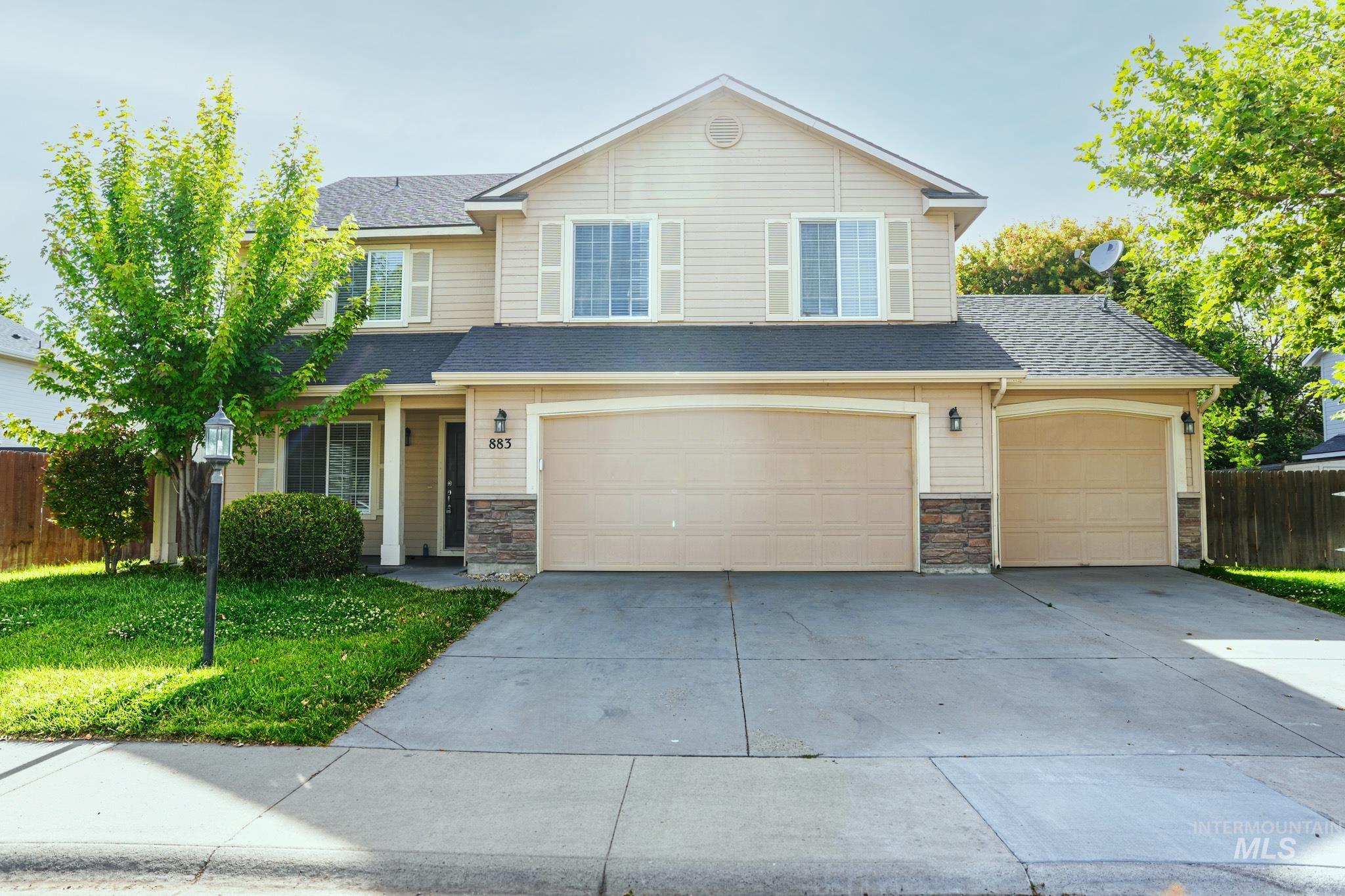 883 N Oxwich Ave, Meridian, Idaho 83642, 5 Bedrooms, 2.5 Bathrooms, Residential For Sale, Price $530,000,MLS 98990470