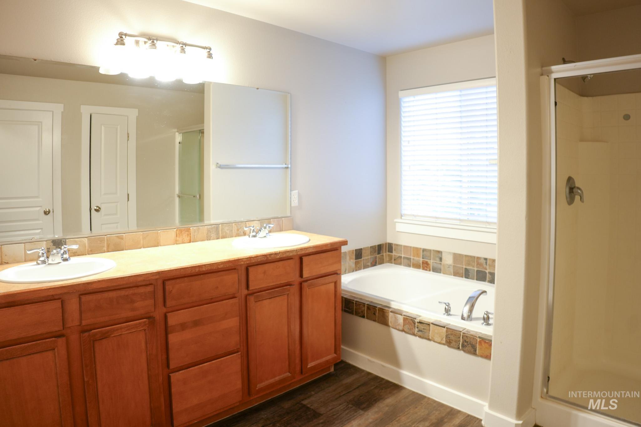 883 N Oxwich Ave, Meridian, Idaho 83642, 5 Bedrooms, 2.5 Bathrooms, Residential For Sale, Price $530,000, 98990470