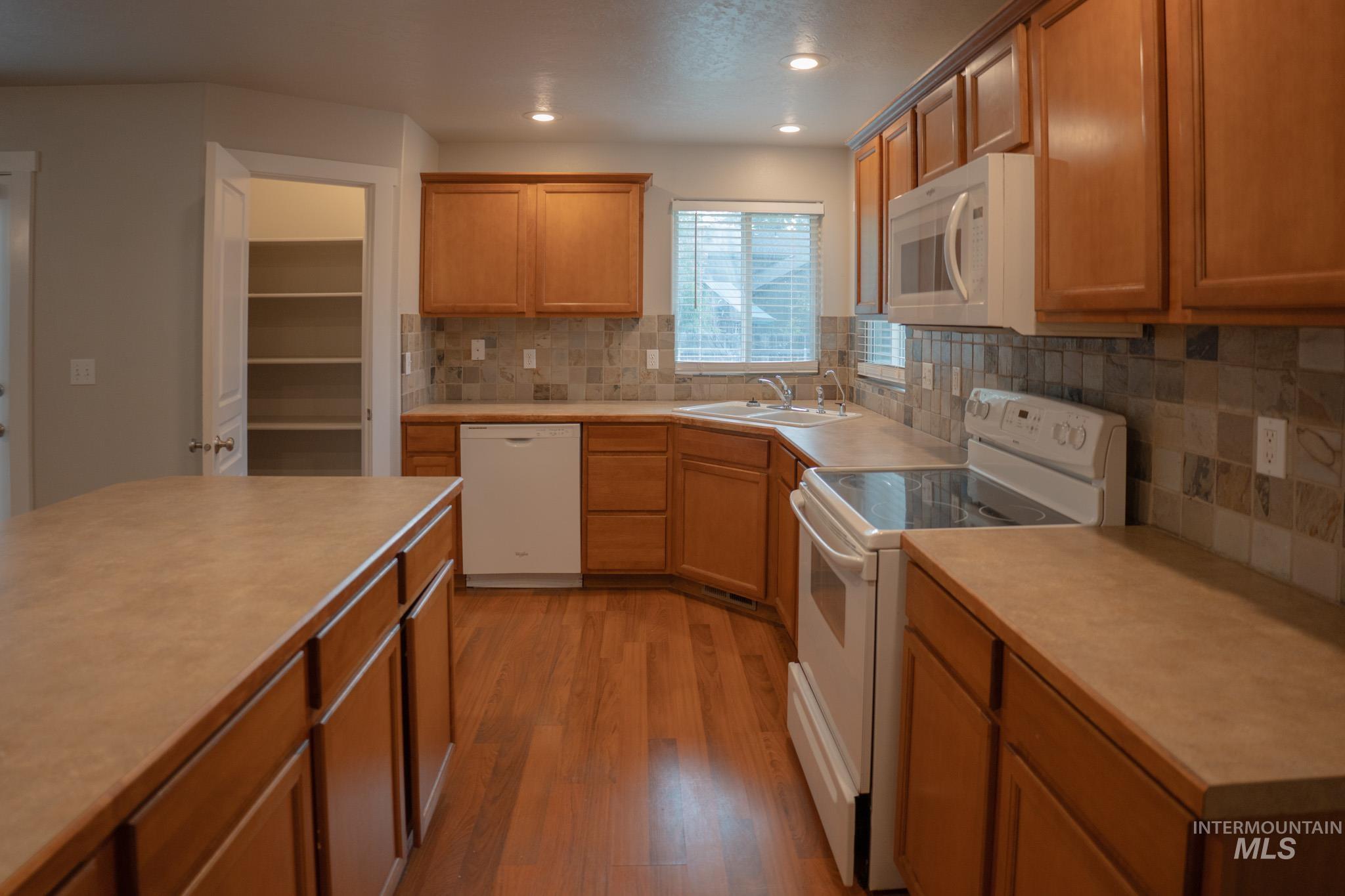 883 N Oxwich Ave, Meridian, Idaho 83642, 5 Bedrooms, 2.5 Bathrooms, Residential For Sale, Price $530,000, 98990470