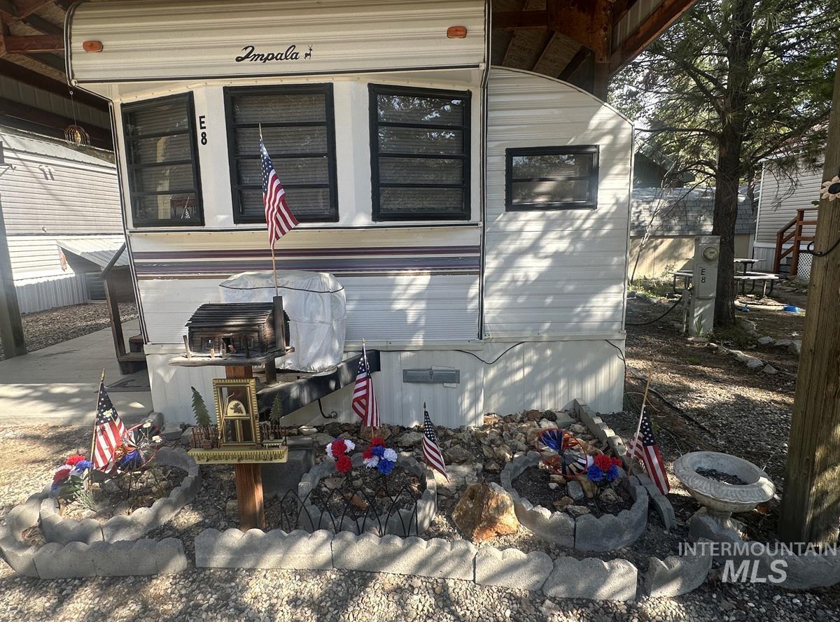 8 E Street, Cascade, Idaho 83611, 1 Bedroom, 1 Bathroom, Residential For Sale, Price $105,900, 98990473