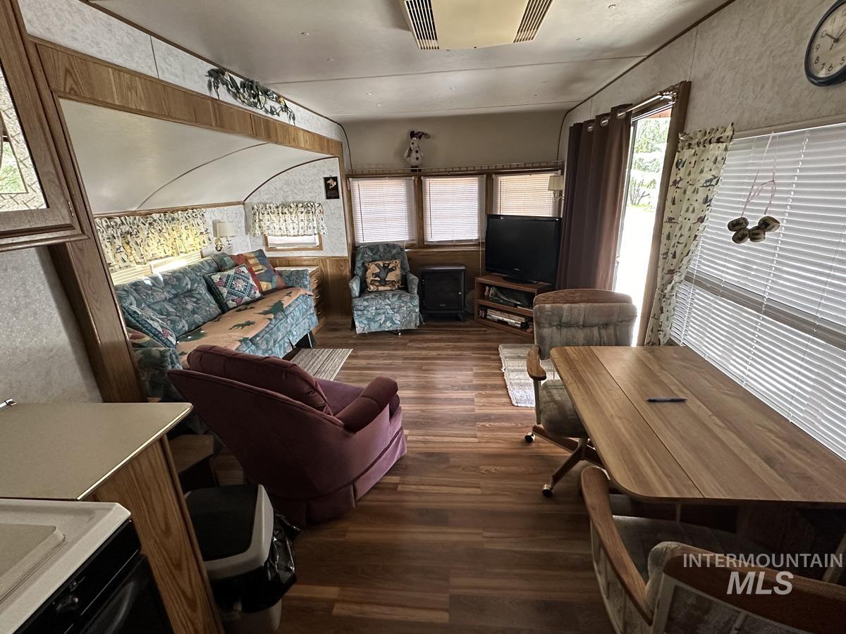 8 E Street, Cascade, Idaho 83611, 1 Bedroom, 1 Bathroom, Residential For Sale, Price $105,900, 98990473