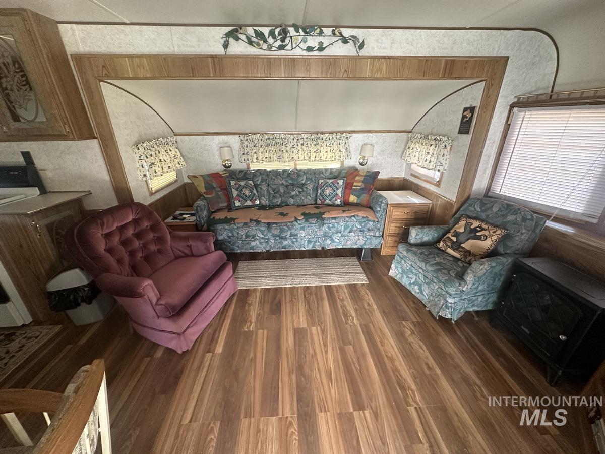 8 E Street, Cascade, Idaho 83611, 1 Bedroom, 1 Bathroom, Residential For Sale, Price $105,900, 98990473