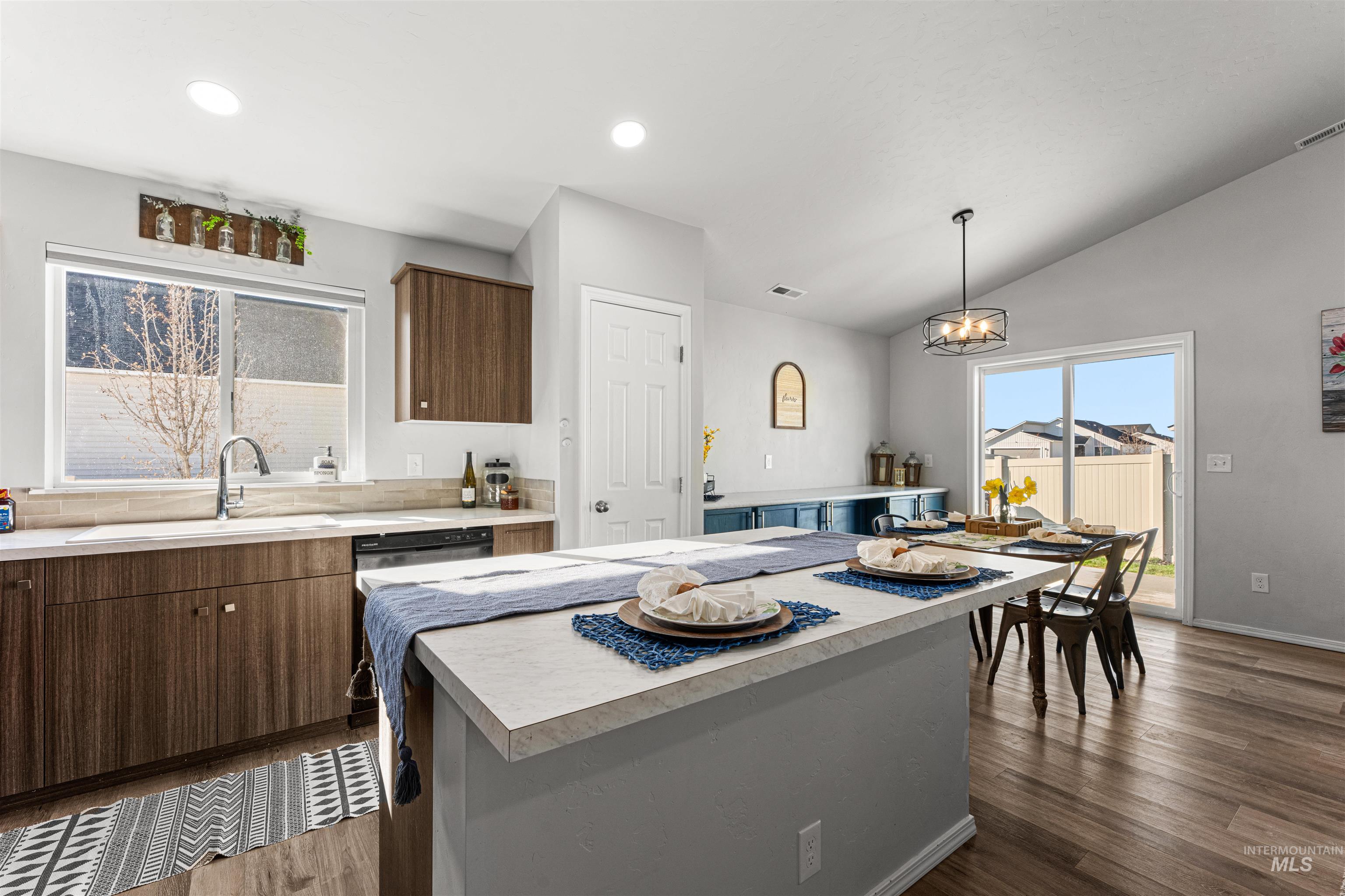 12342 Noreen St., Caldwell, Idaho 83607, 3 Bedrooms, 2 Bathrooms, Residential For Sale, Price $409,999,MLS 98990475
