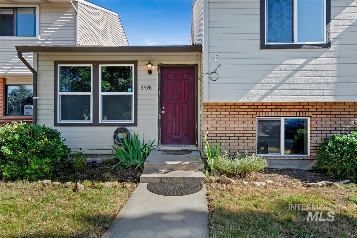6498 W Denton St, Boise, Idaho 83704, 3 Bedrooms, 2 Bathrooms, Residential For Sale, Price $365,000,MLS 98990476