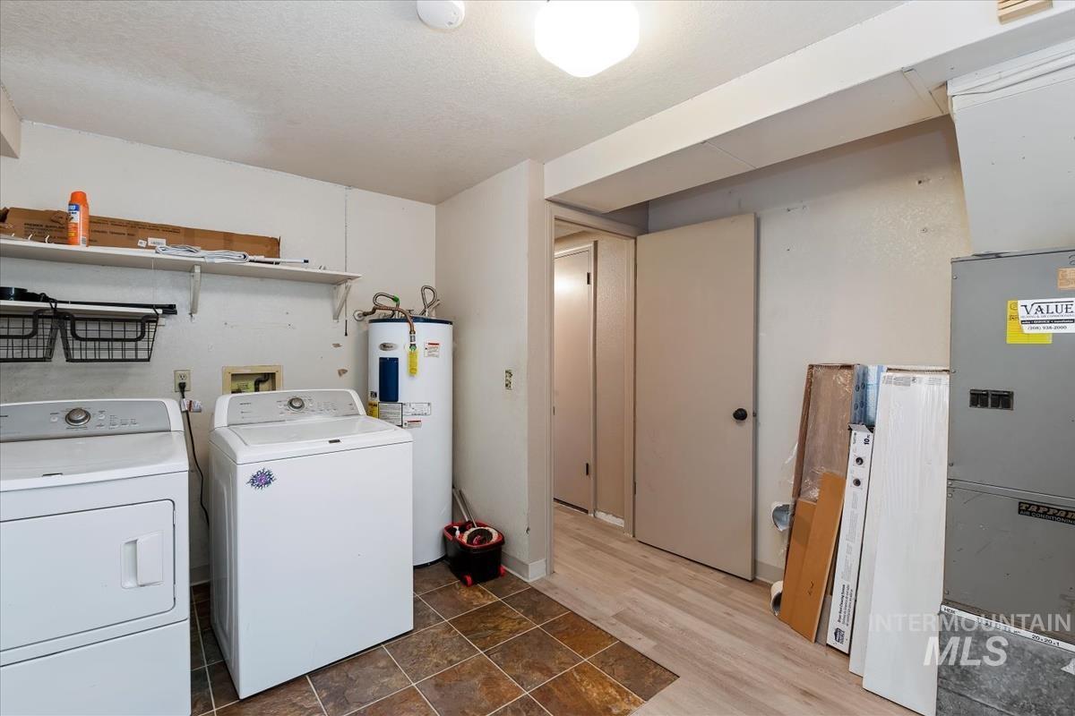 6498 W Denton St, Boise, Idaho 83704, 3 Bedrooms, 2 Bathrooms, Residential For Sale, Price $365,000,MLS 98990476