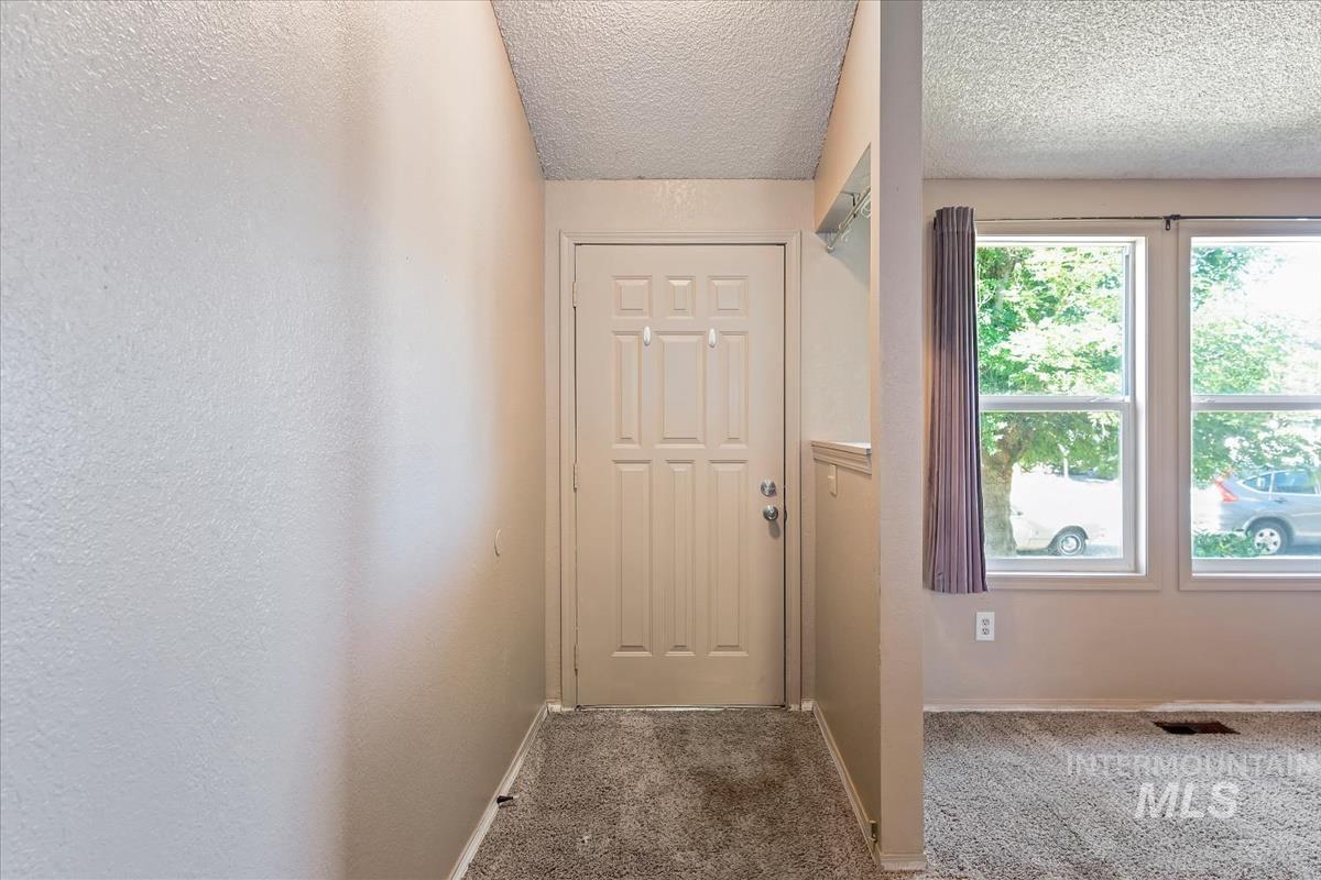 6498 W Denton St, Boise, Idaho 83704, 3 Bedrooms, 2 Bathrooms, Residential For Sale, Price $365,000,MLS 98990476