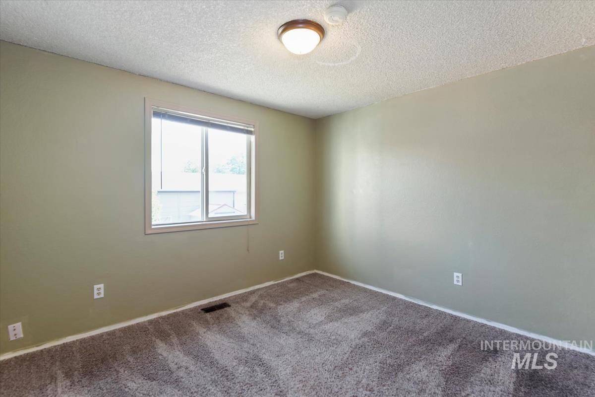 6498 W Denton St, Boise, Idaho 83704, 3 Bedrooms, 2 Bathrooms, Residential For Sale, Price $365,000,MLS 98990476