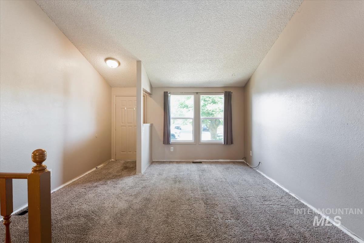 6498 W Denton St, Boise, Idaho 83704, 3 Bedrooms, 2 Bathrooms, Residential For Sale, Price $365,000,MLS 98990476
