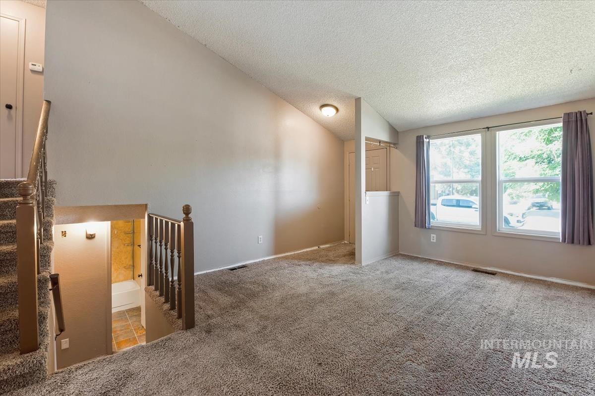 6498 W Denton St, Boise, Idaho 83704, 3 Bedrooms, 2 Bathrooms, Residential For Sale, Price $365,000,MLS 98990476
