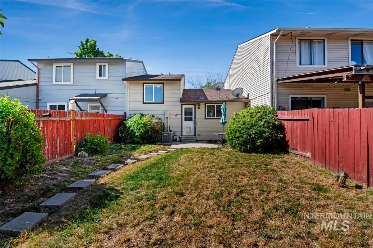 6498 W Denton St, Boise, Idaho 83704, 3 Bedrooms, 2 Bathrooms, Residential For Sale, Price $365,000,MLS 98990476