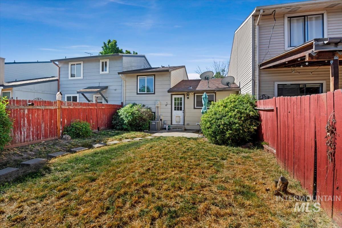 6498 W Denton St, Boise, Idaho 83704, 3 Bedrooms, 2 Bathrooms, Residential For Sale, Price $365,000,MLS 98990476