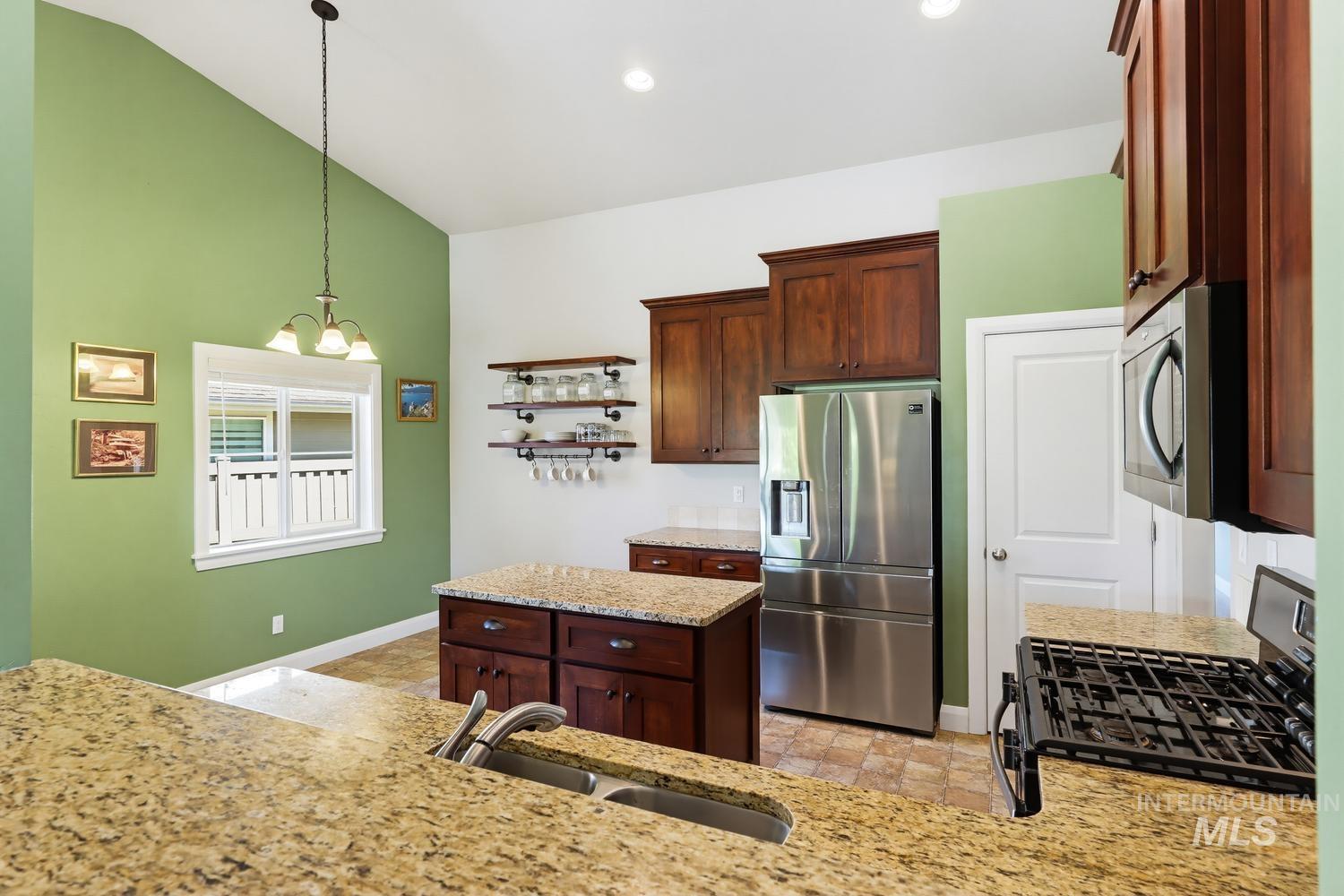 9513 S Updale Ave, Kuna, Idaho 83634, 3 Bedrooms, 2 Bathrooms, Residential For Sale, Price $494,400,MLS 98990482