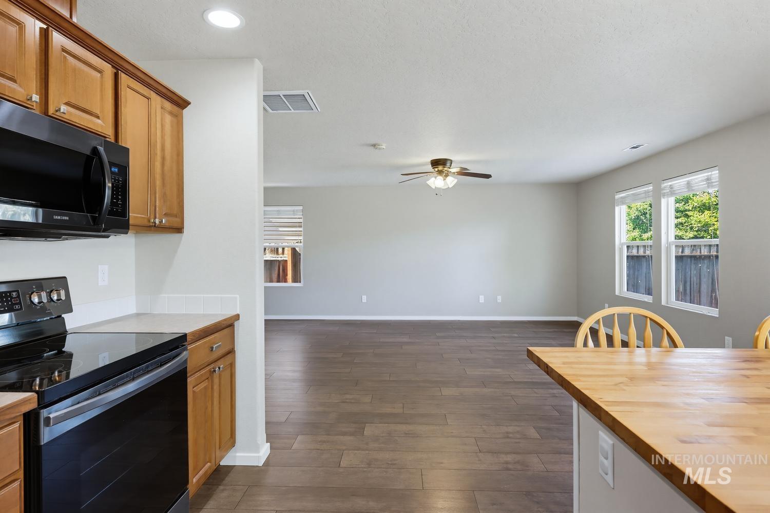 7247 S Rudder Ave, Boise, Idaho 83709, 3 Bedrooms, 2.5 Bathrooms, Residential For Sale, Price $405,000,MLS 98990487