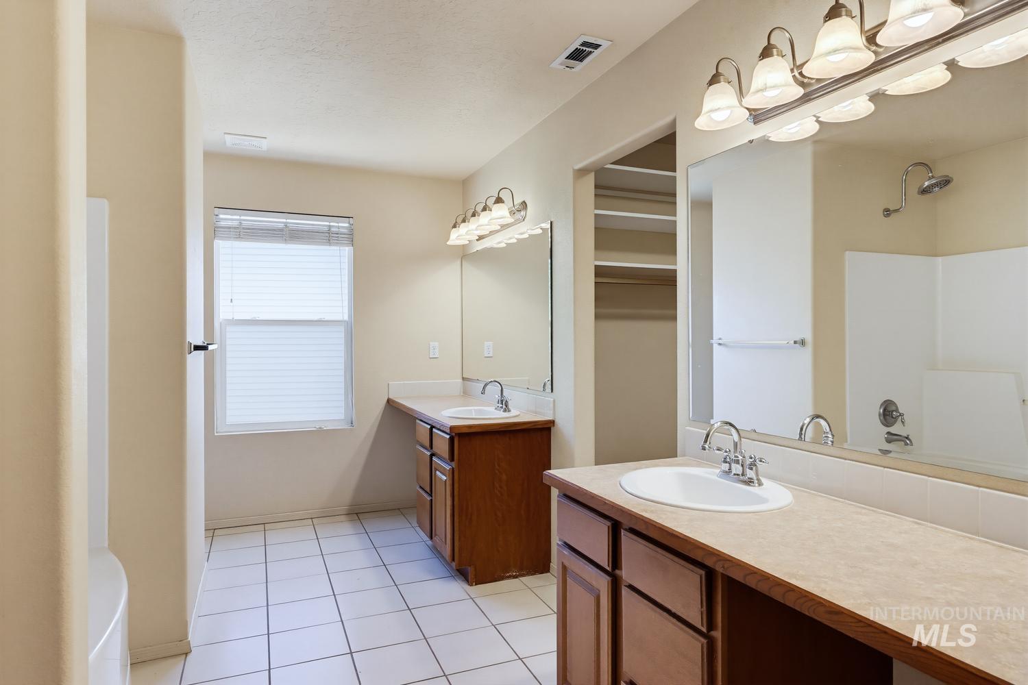 7247 S Rudder Ave, Boise, Idaho 83709, 3 Bedrooms, 2.5 Bathrooms, Residential For Sale, Price $405,000,MLS 98990487