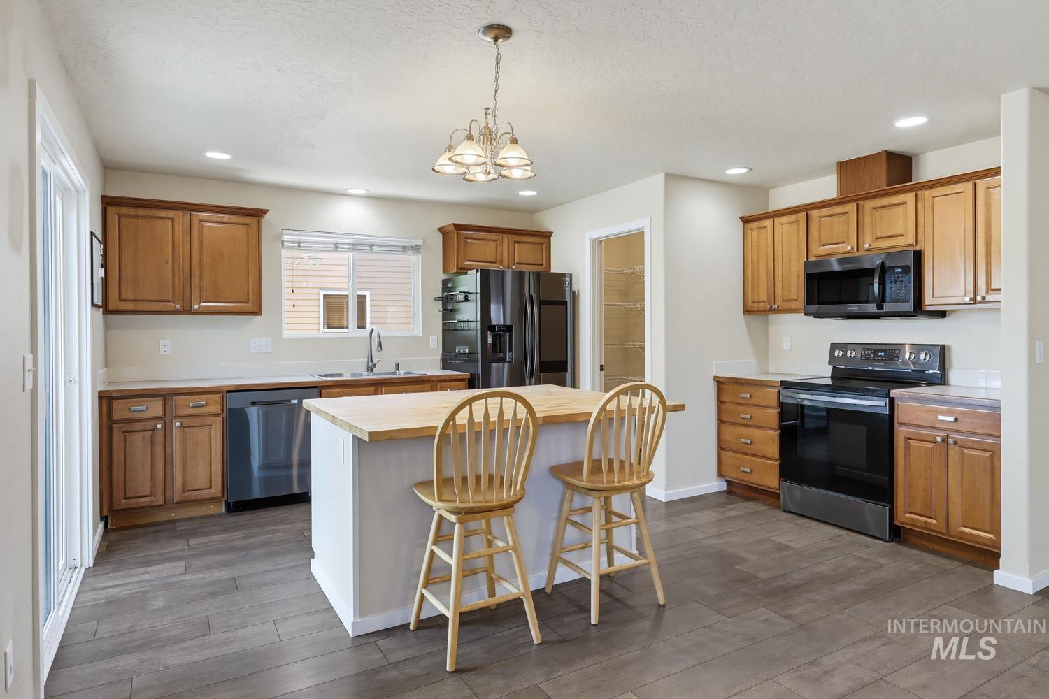 7247 S Rudder Ave, Boise, Idaho 83709, 3 Bedrooms, 2.5 Bathrooms, Residential For Sale, Price $405,000,MLS 98990487